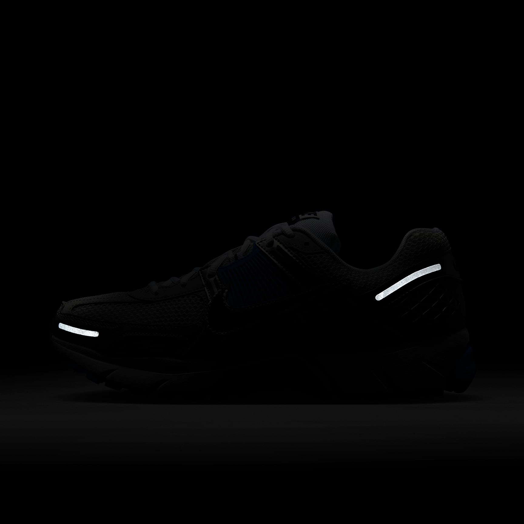 Nike Zoom Vomero 5 Men's Shoes