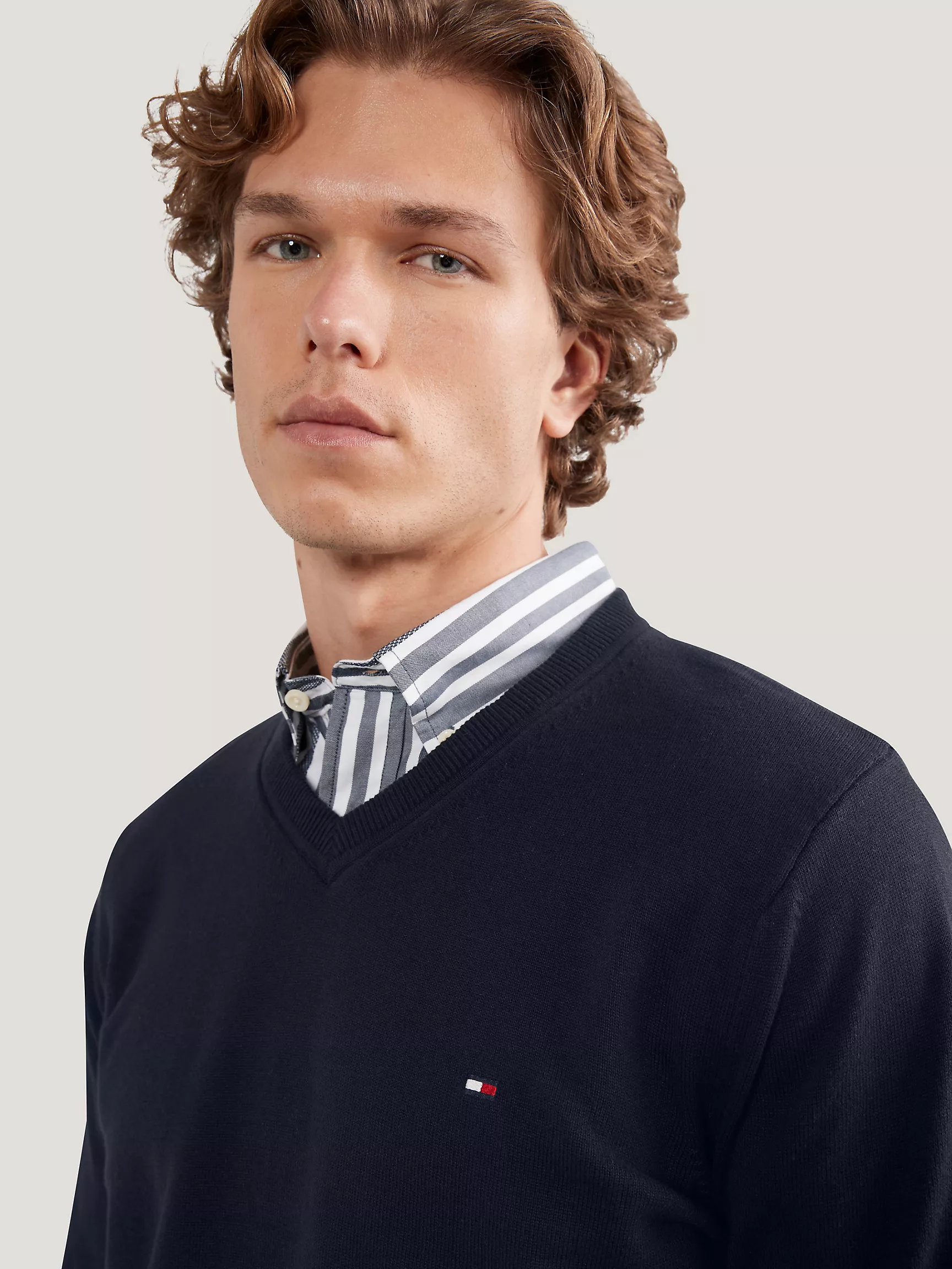 Мужской свитер Tommy Hilfiger, Базовый свитер с V-образным вырезом