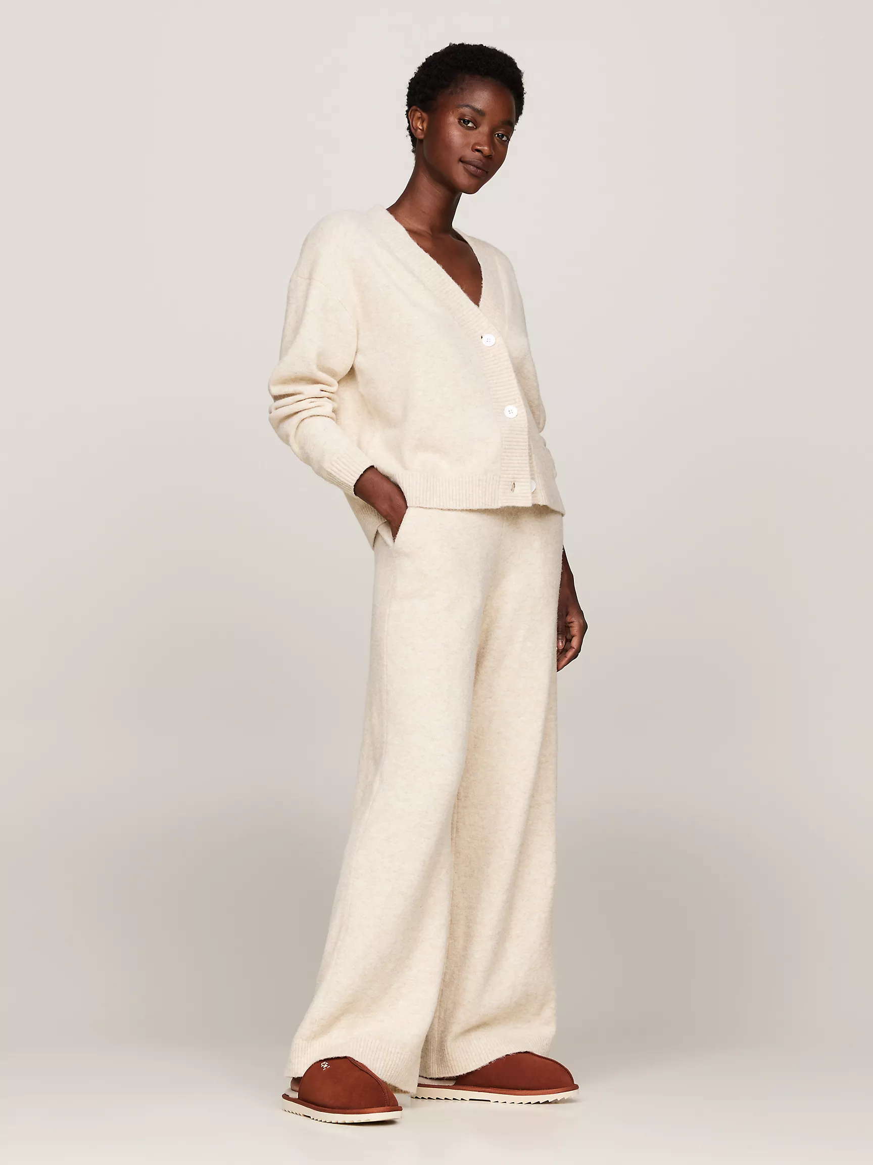 Женские тапочки Tommy Hilfiger, Замшевые тапочки с зубчатой подошвой и логотипом