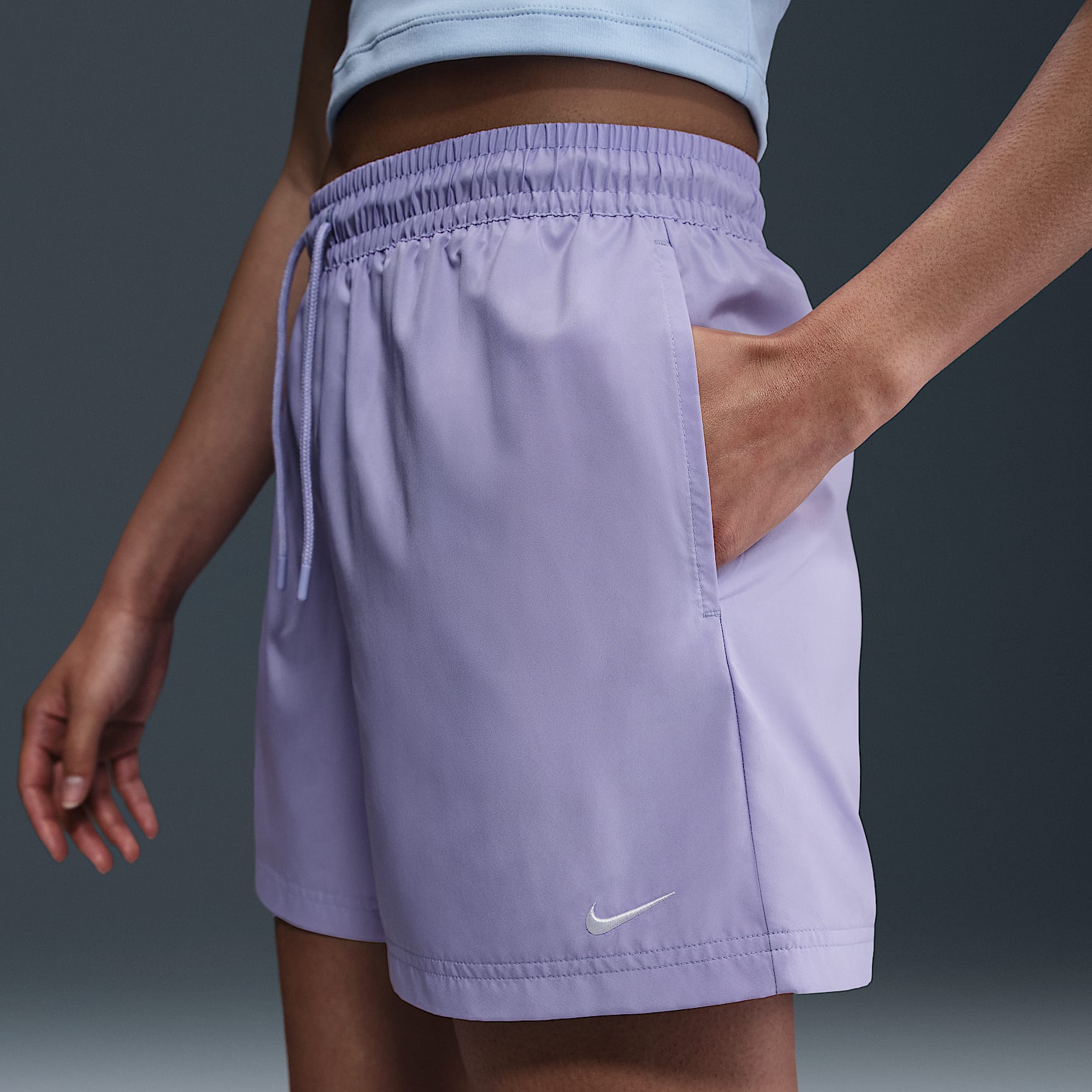 Nike Sportswear Classic Wovens Women's Mid-Rise Shorts