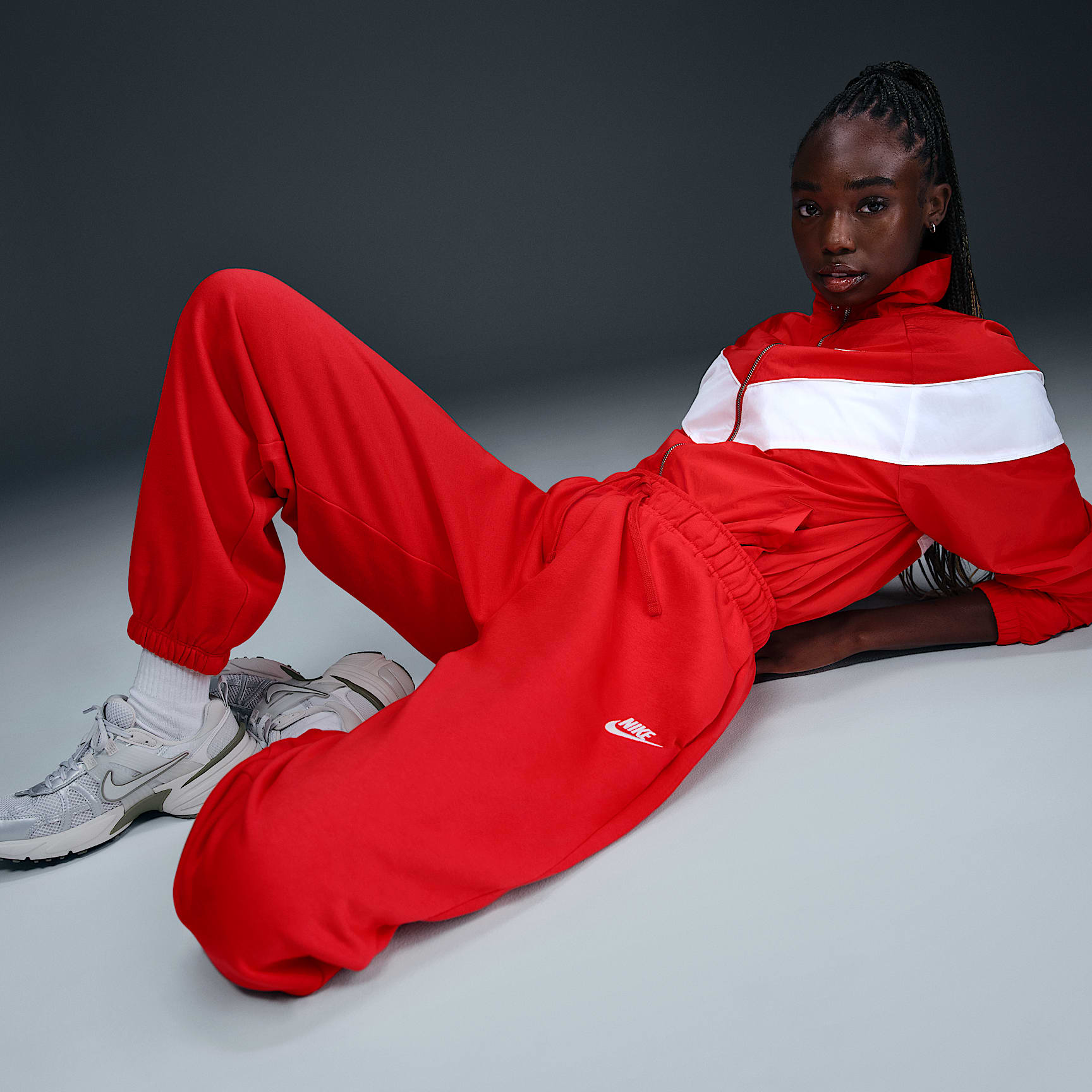 Nike Sportswear Club Fleece Women's Mid-Rise Oversized Sweatpants