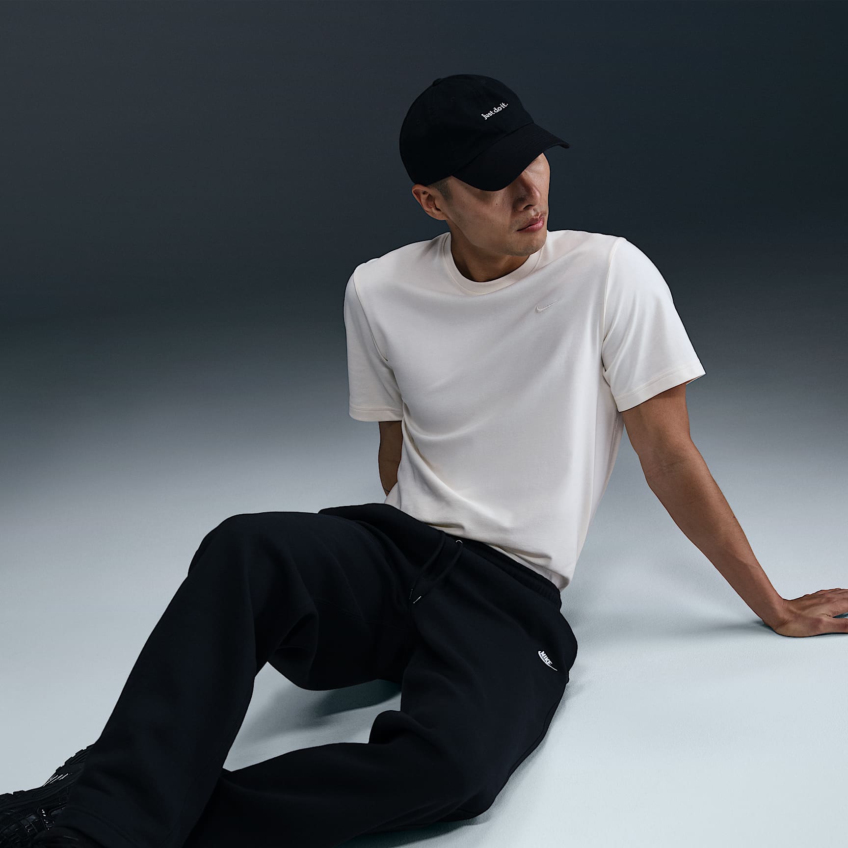 Nike Club Men's Open-Hem Fleece Pants