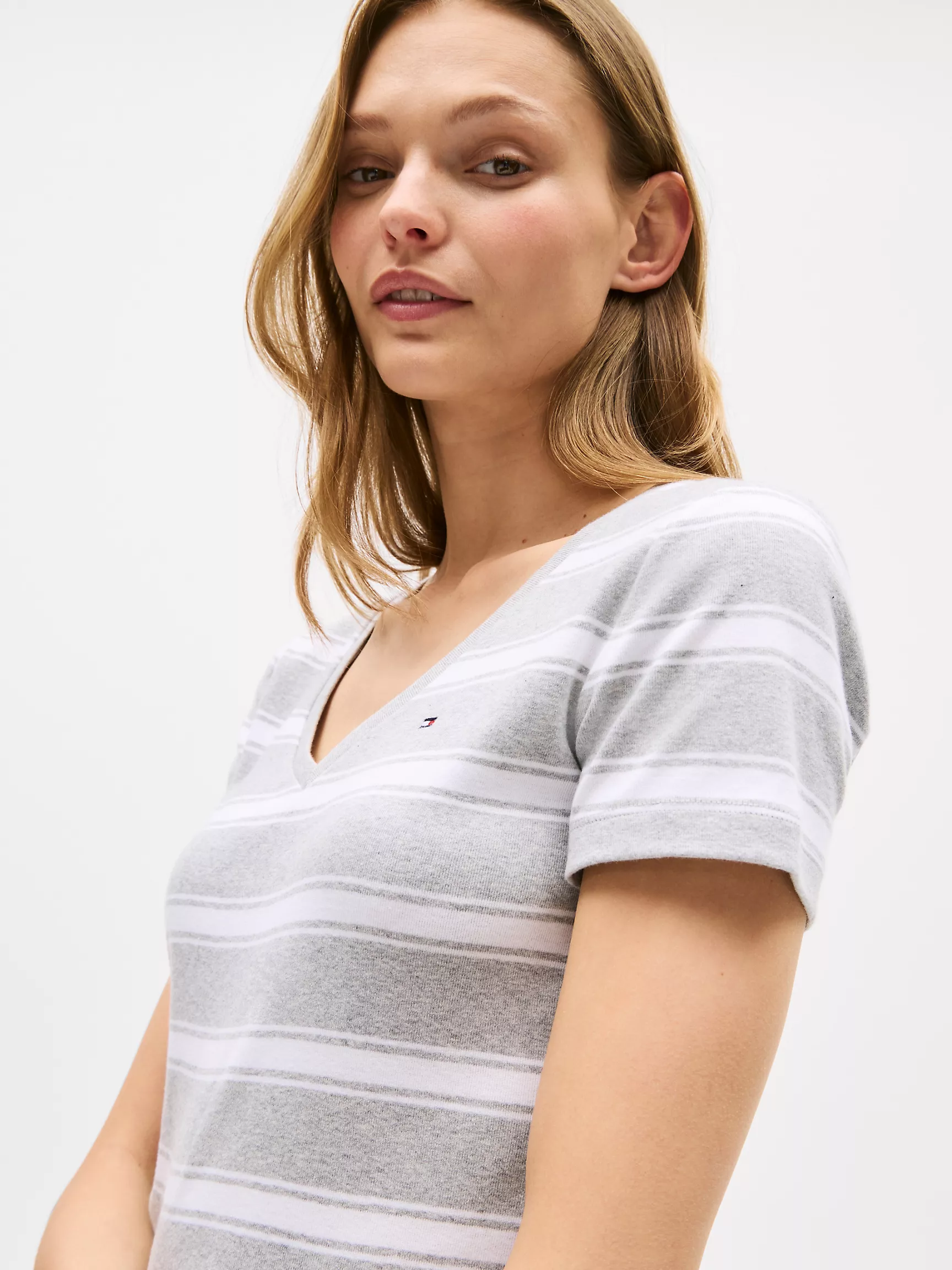 Женская футболка Tommy Hilfiger, Любимая футболка с V-образным вырезом и полосками