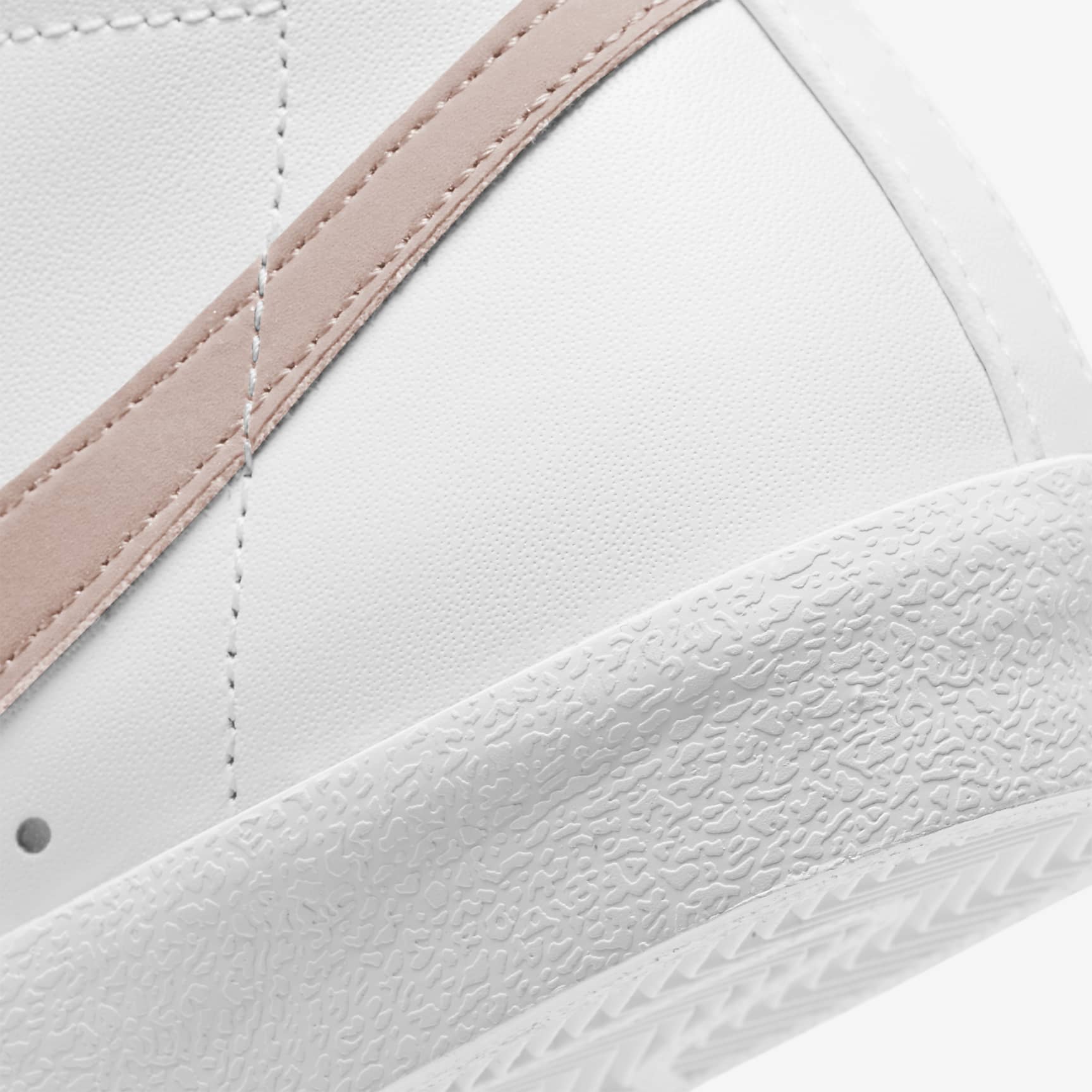 Nike Blazer Mid '77 Women's Shoes