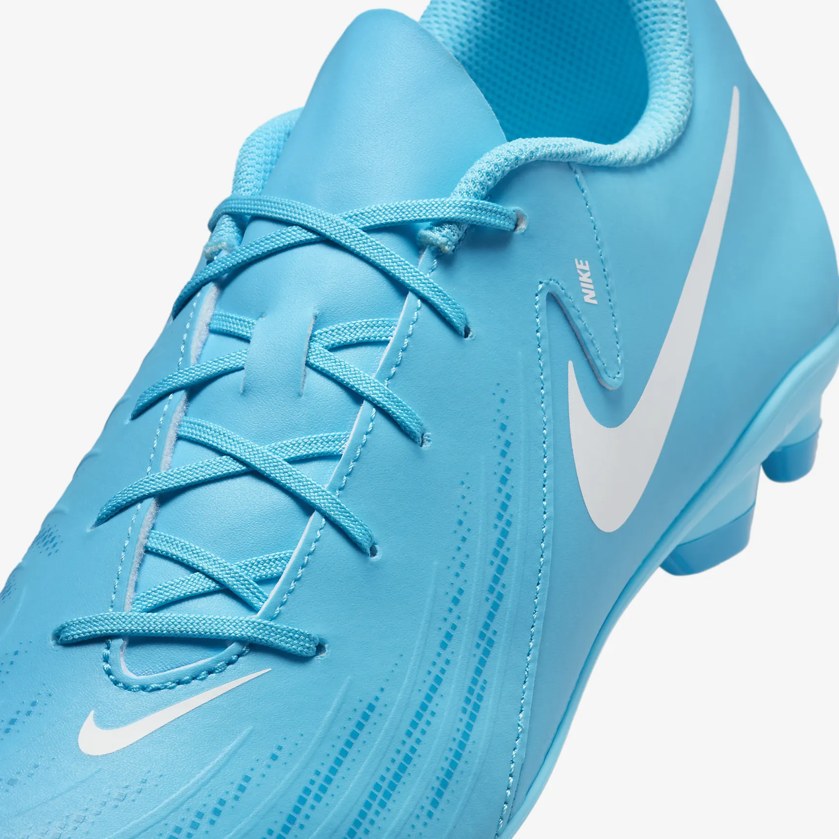 Nike Phantom GX 2 Club MG Low-Top Soccer Cleats