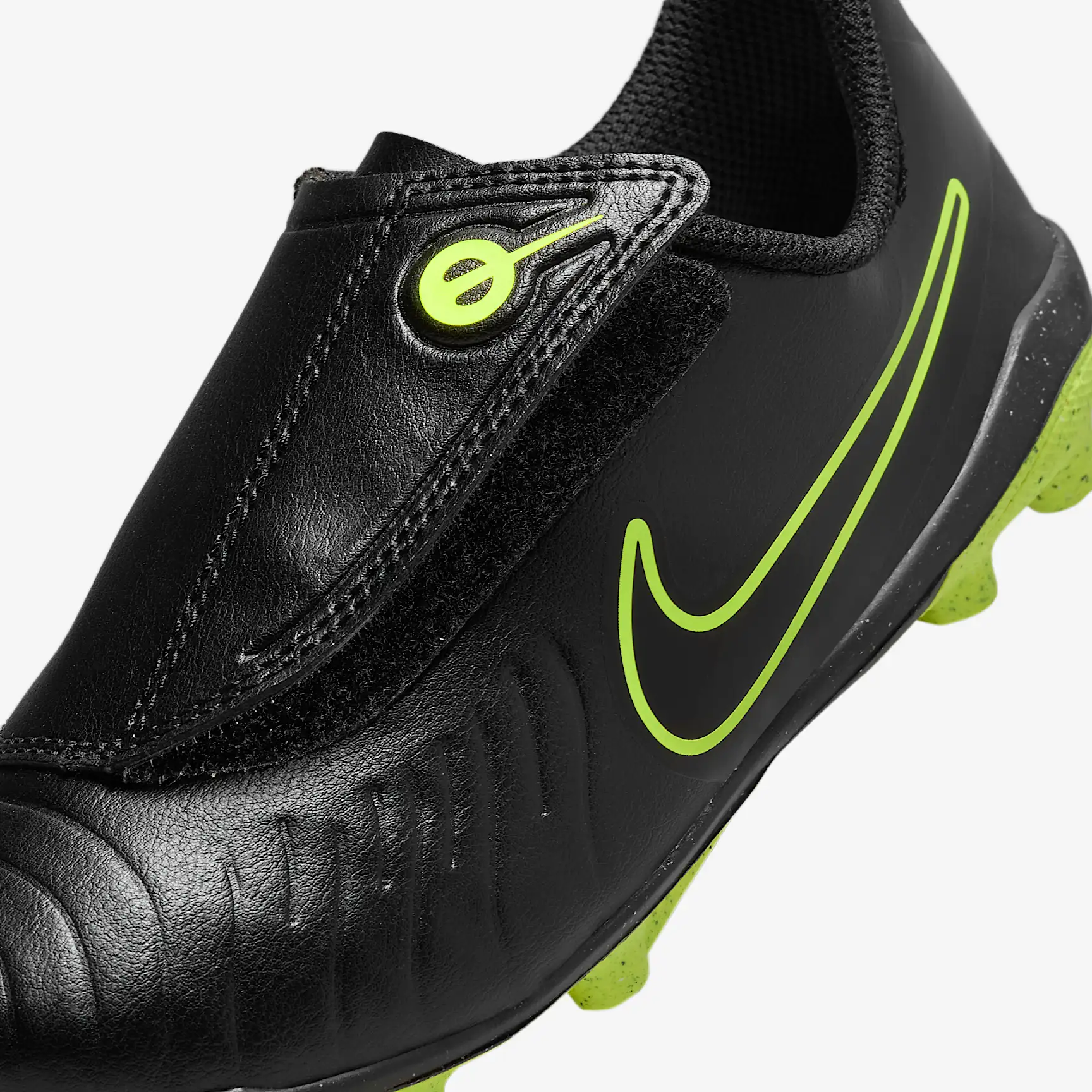 Nike Jr. Tiempo Legend 10 Club Little Kids' Multi-Ground Low Top Soccer Cleats