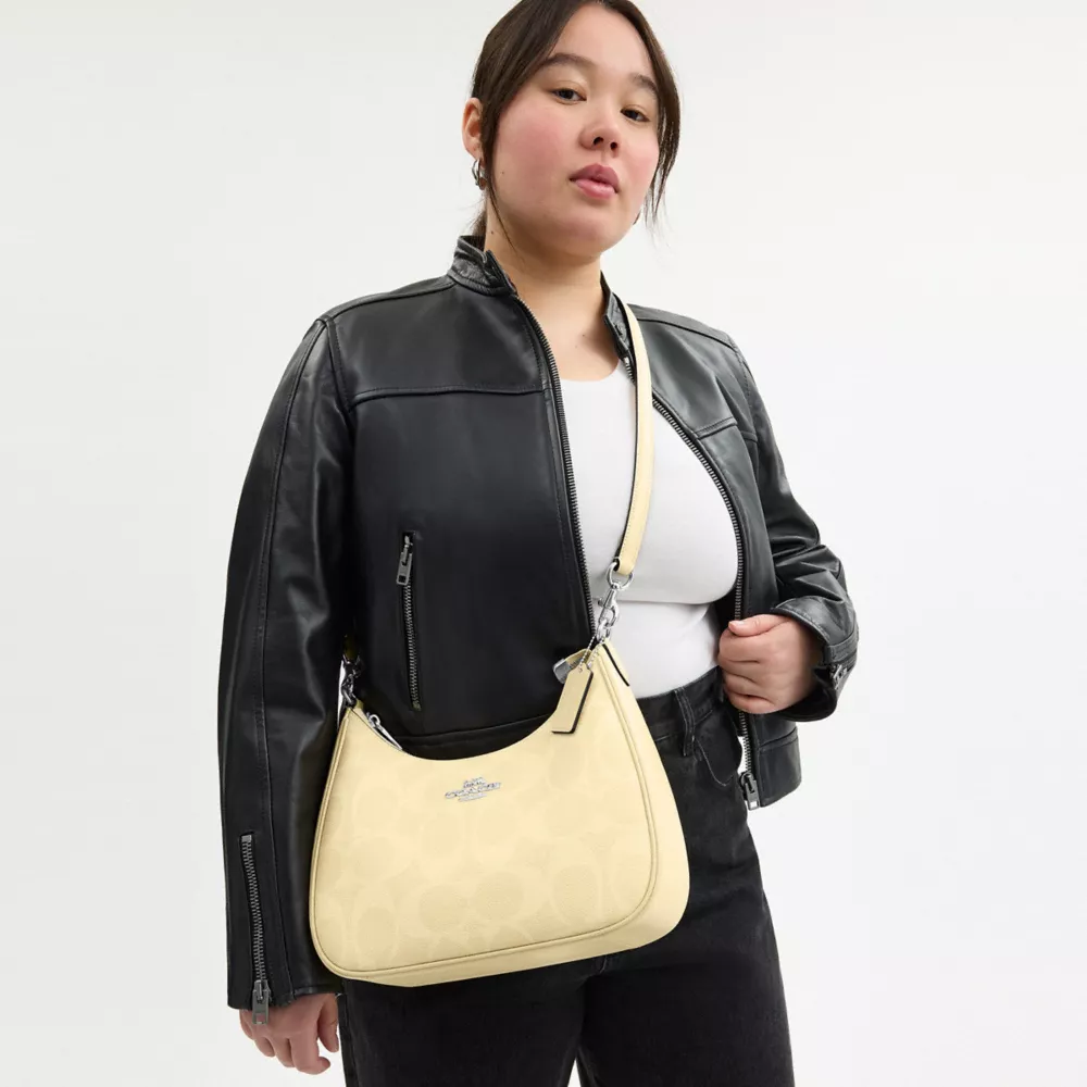 Сумка COACH Teri Hobo Bag In Signature Canvas