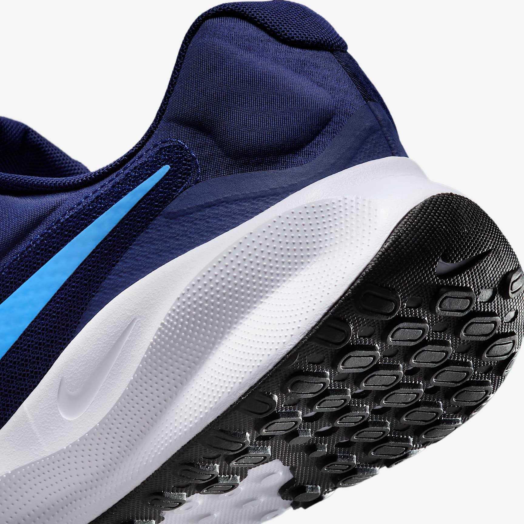 Nike Revolution 7 Men's Road Running Shoes (Extra Wide)
