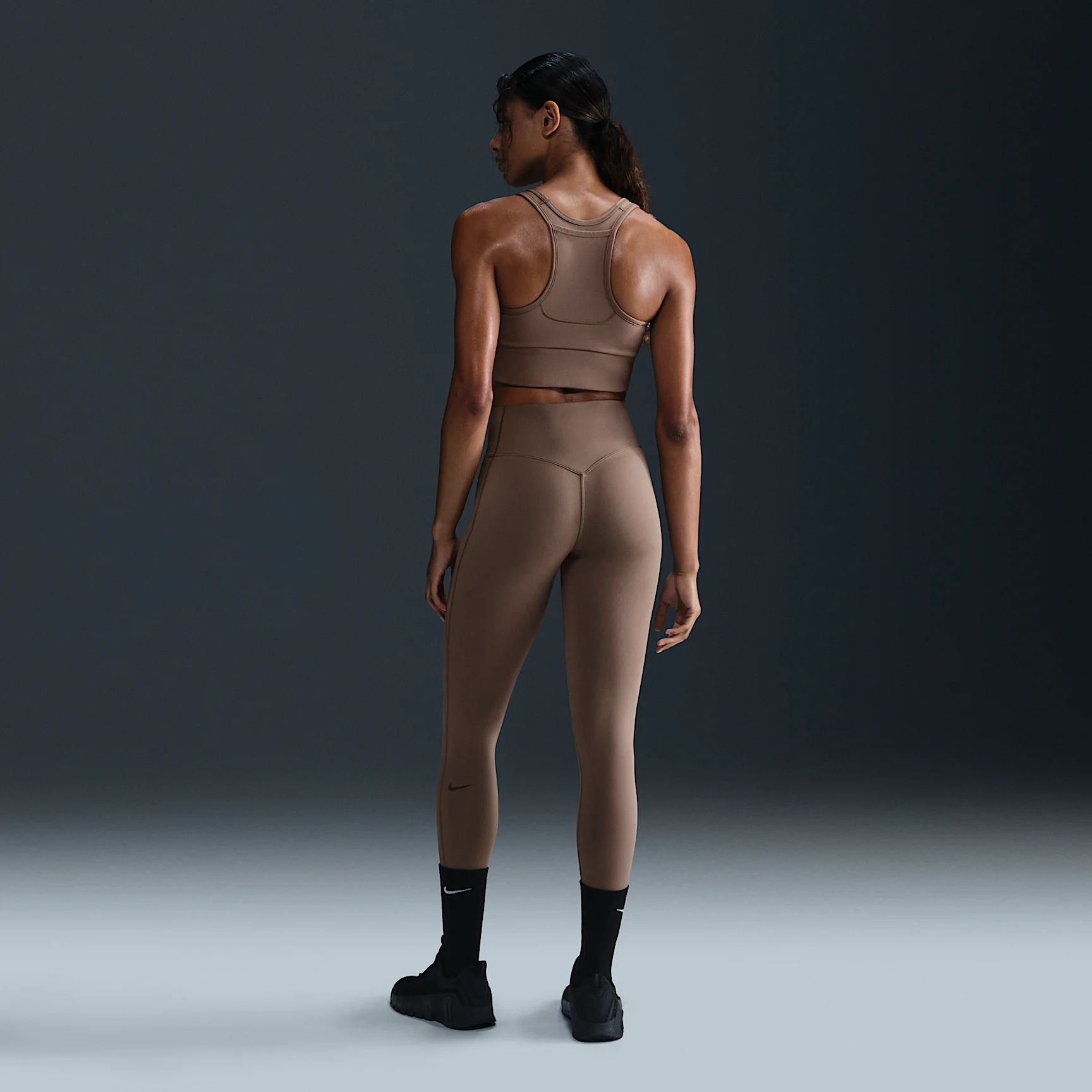 Nike Universa Women's Medium-Support High-Waisted 7/8 Leggings with Pockets