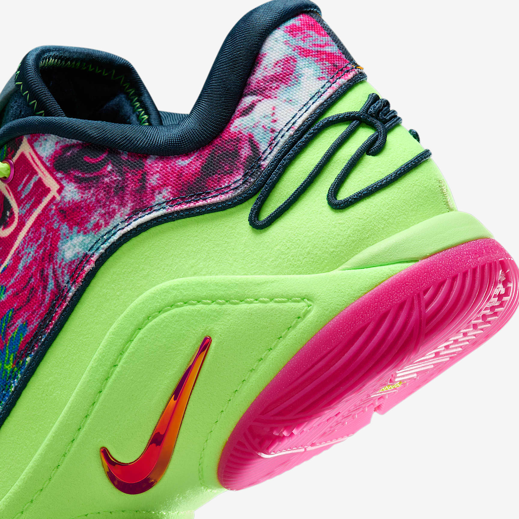 LeBron XXII Basketball Shoes