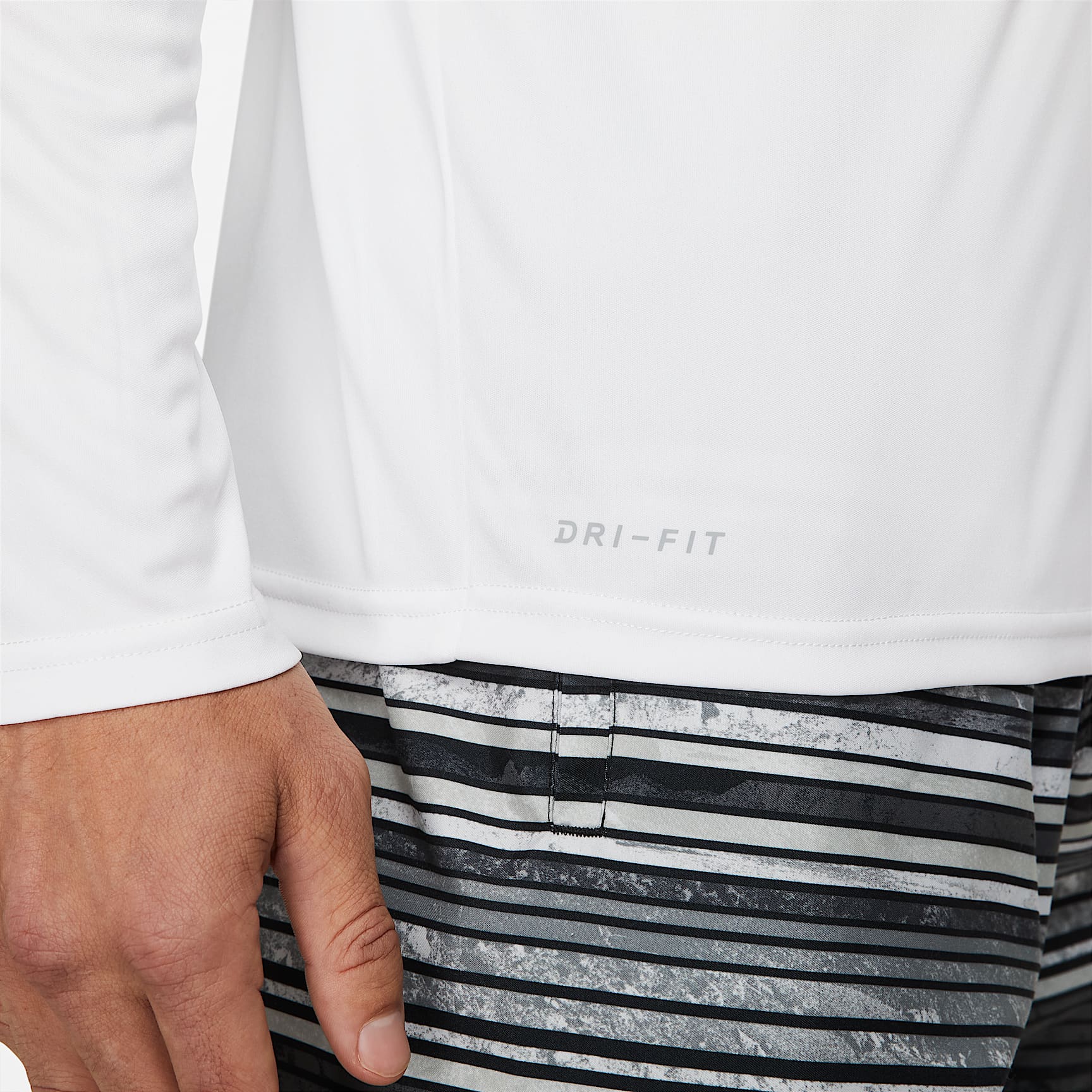 Nike Essential Men's Long-Sleeve Hydroguard Swim Shirt
