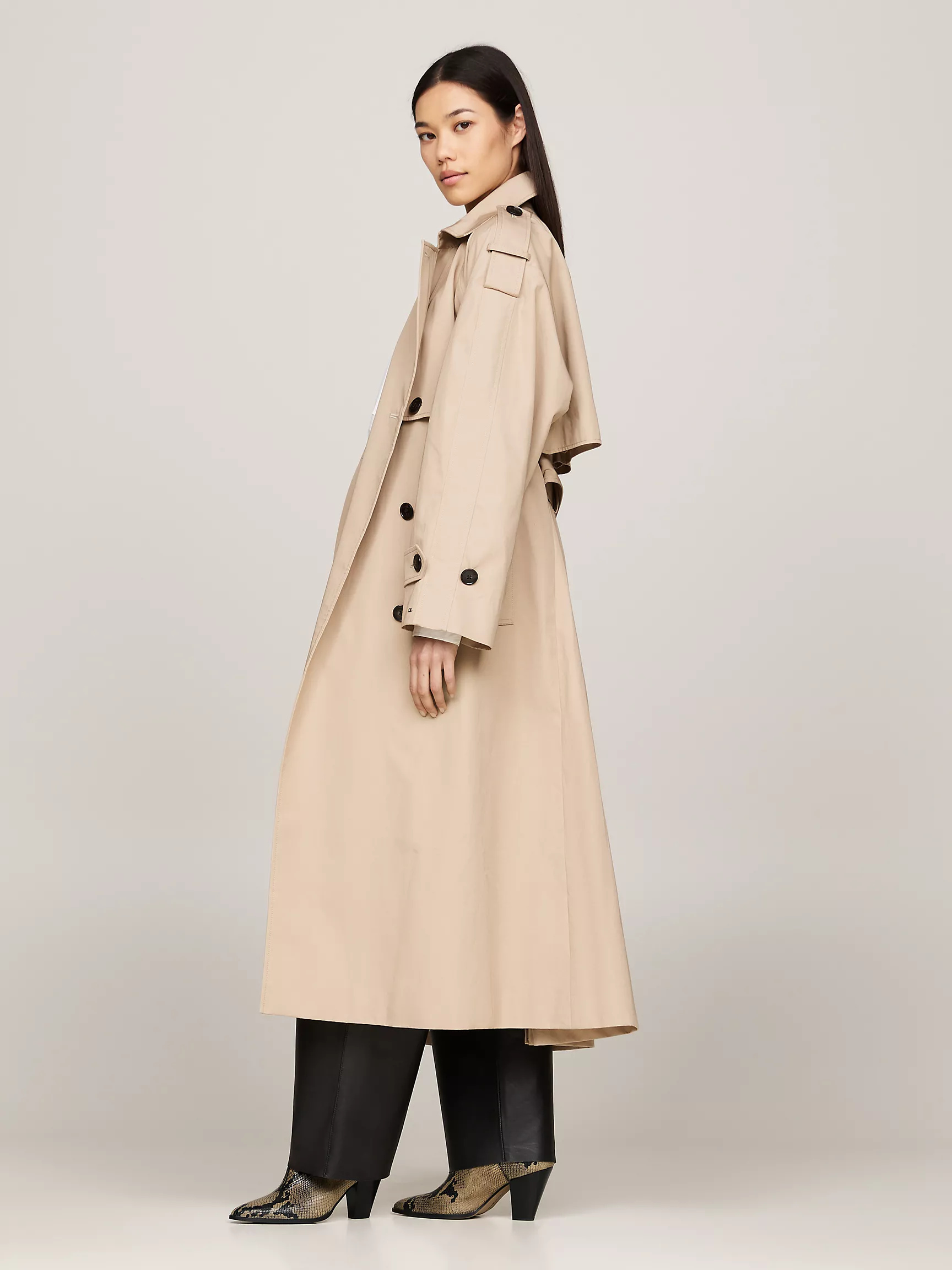 Женские ботинки Tommy Hilfiger, Ковбойские сапоги на каблуке из кожи с тиснением под змею