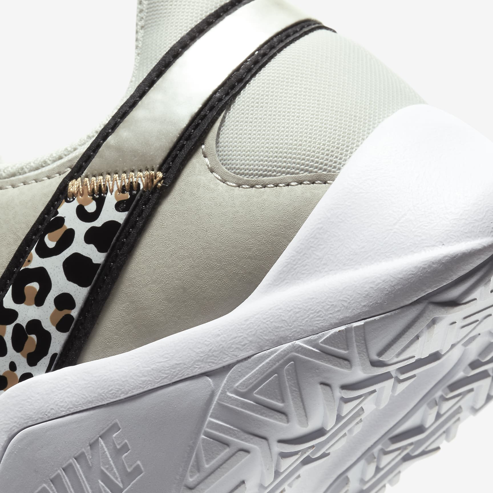 Nike Legend Essential 2 Premium Women's Training Shoes