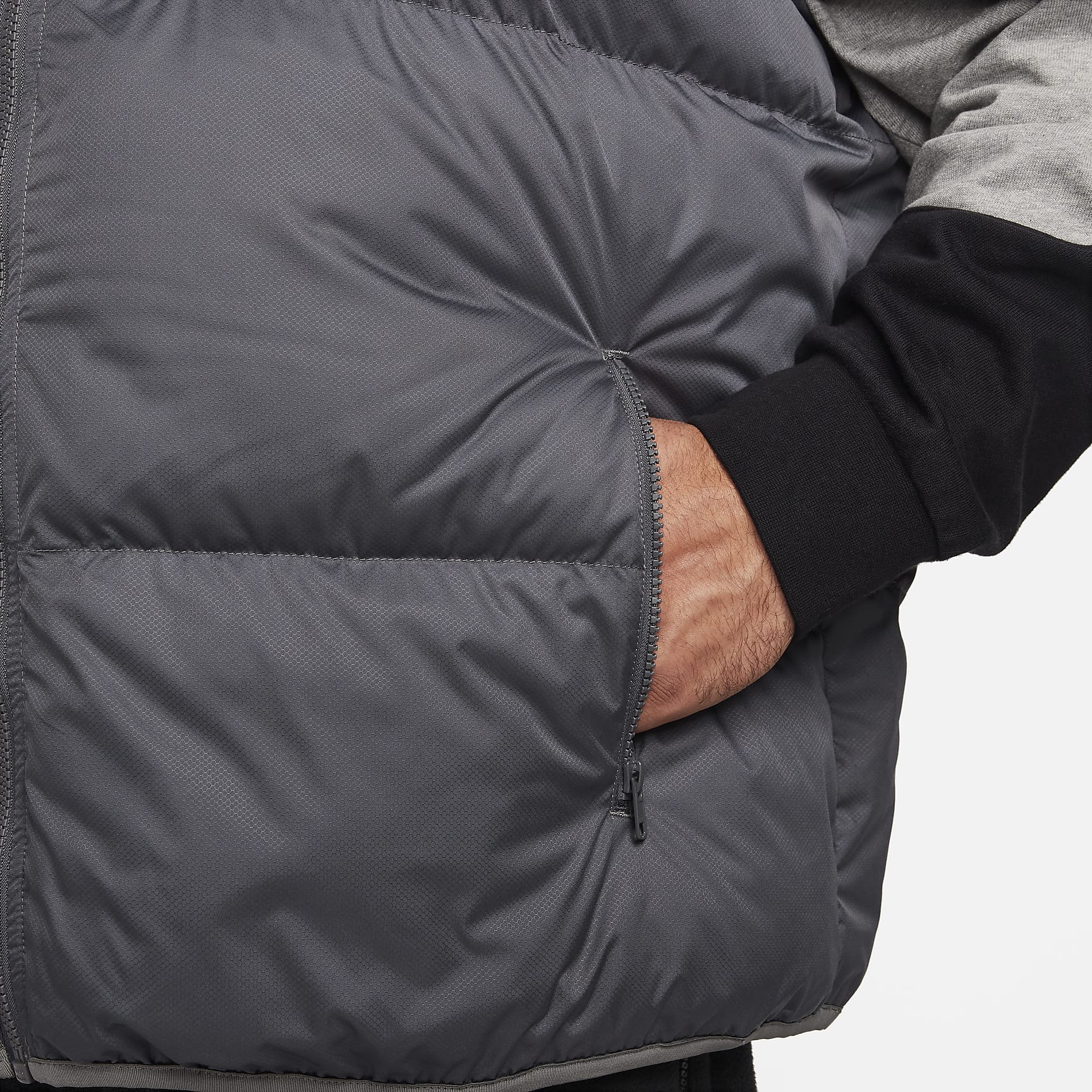 Nike Sportswear Club PrimaLoft® Men's Water-Repellent Puffer Vest