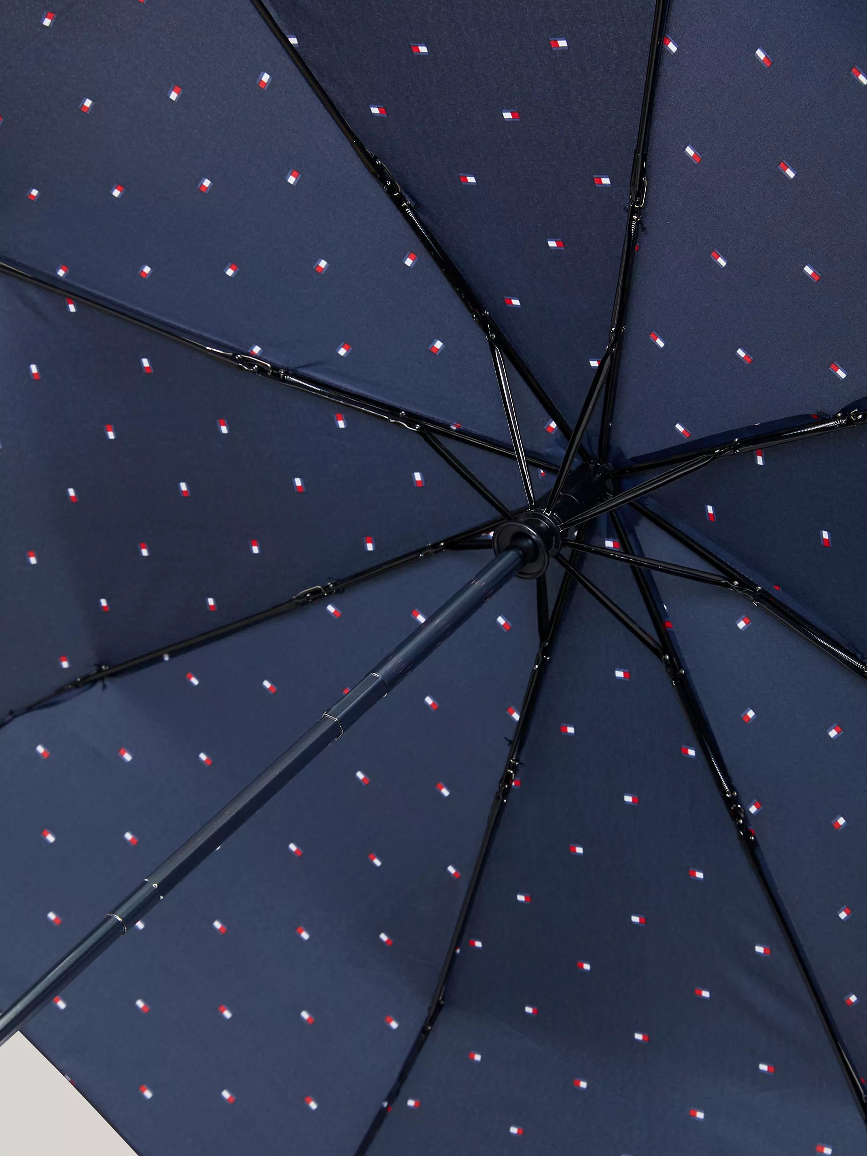 Зонтик Томми Хилфигер, Зонт с флаговым логотипом