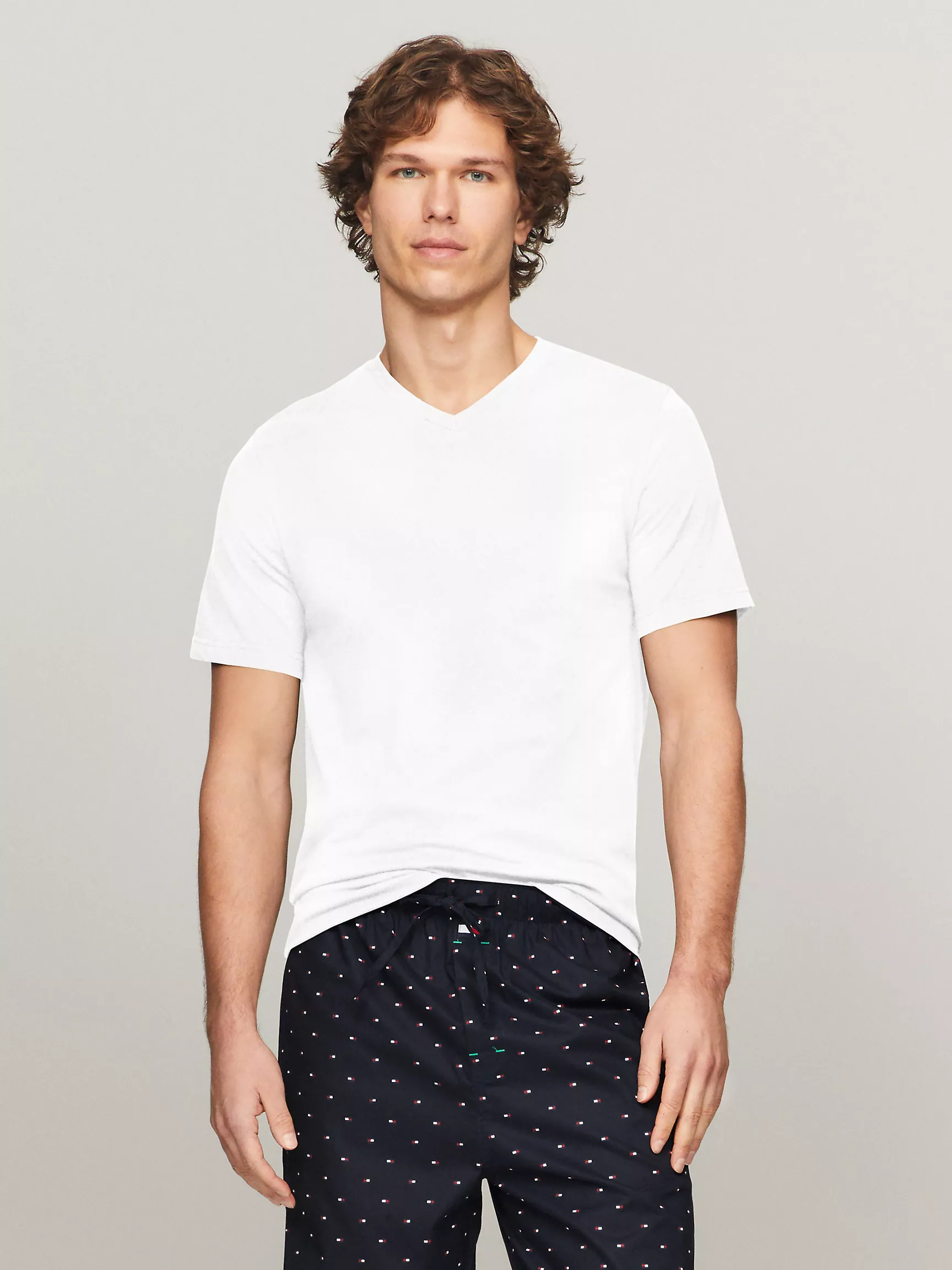 Мужское нижнее белье Tommy Hilfiger, Набор из 3 классических хлопковых футболок с V-образным вырезом