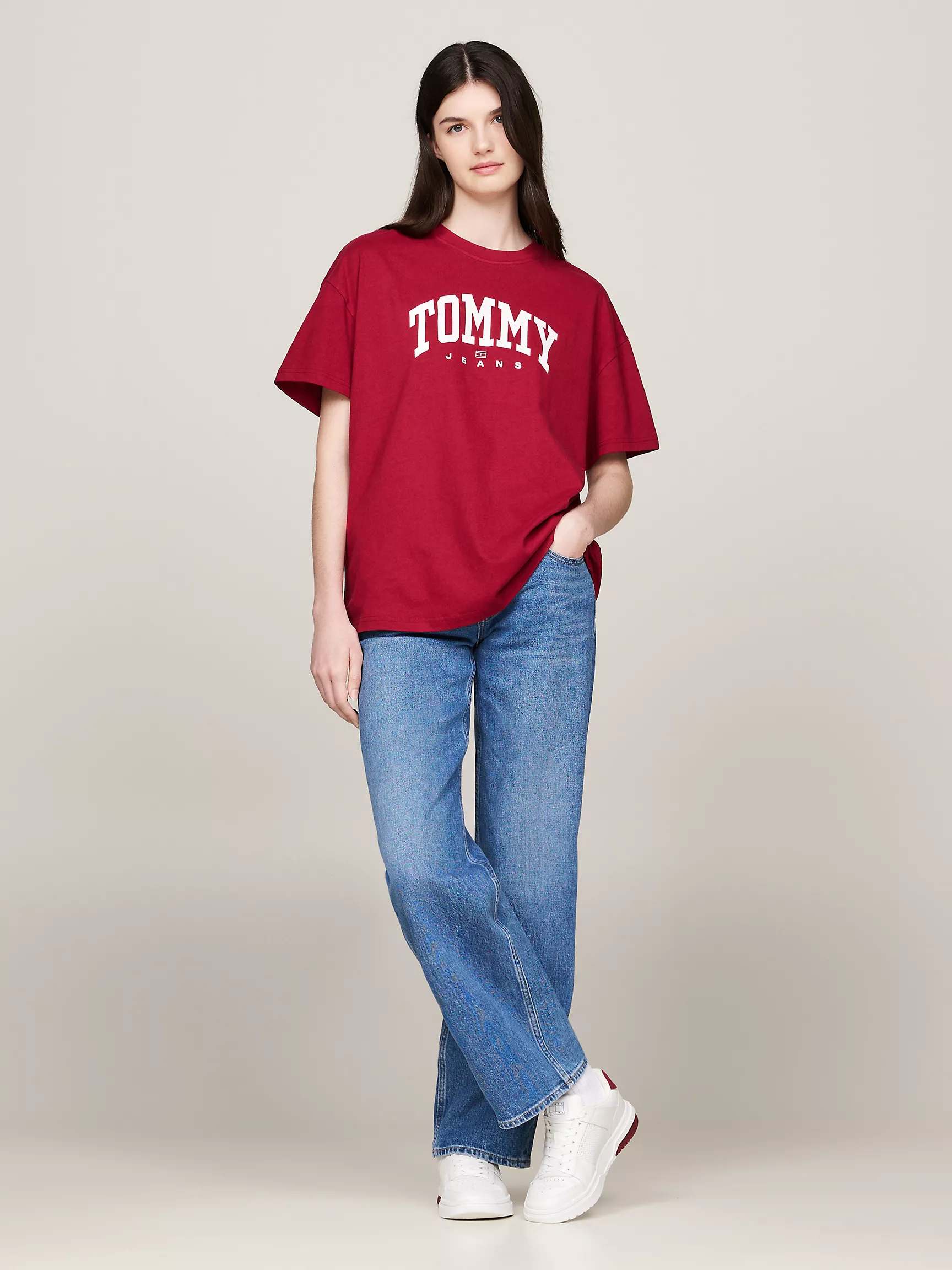 Женская футболка Tommy Hilfiger, Удлиненная футболка с университетским логотипом