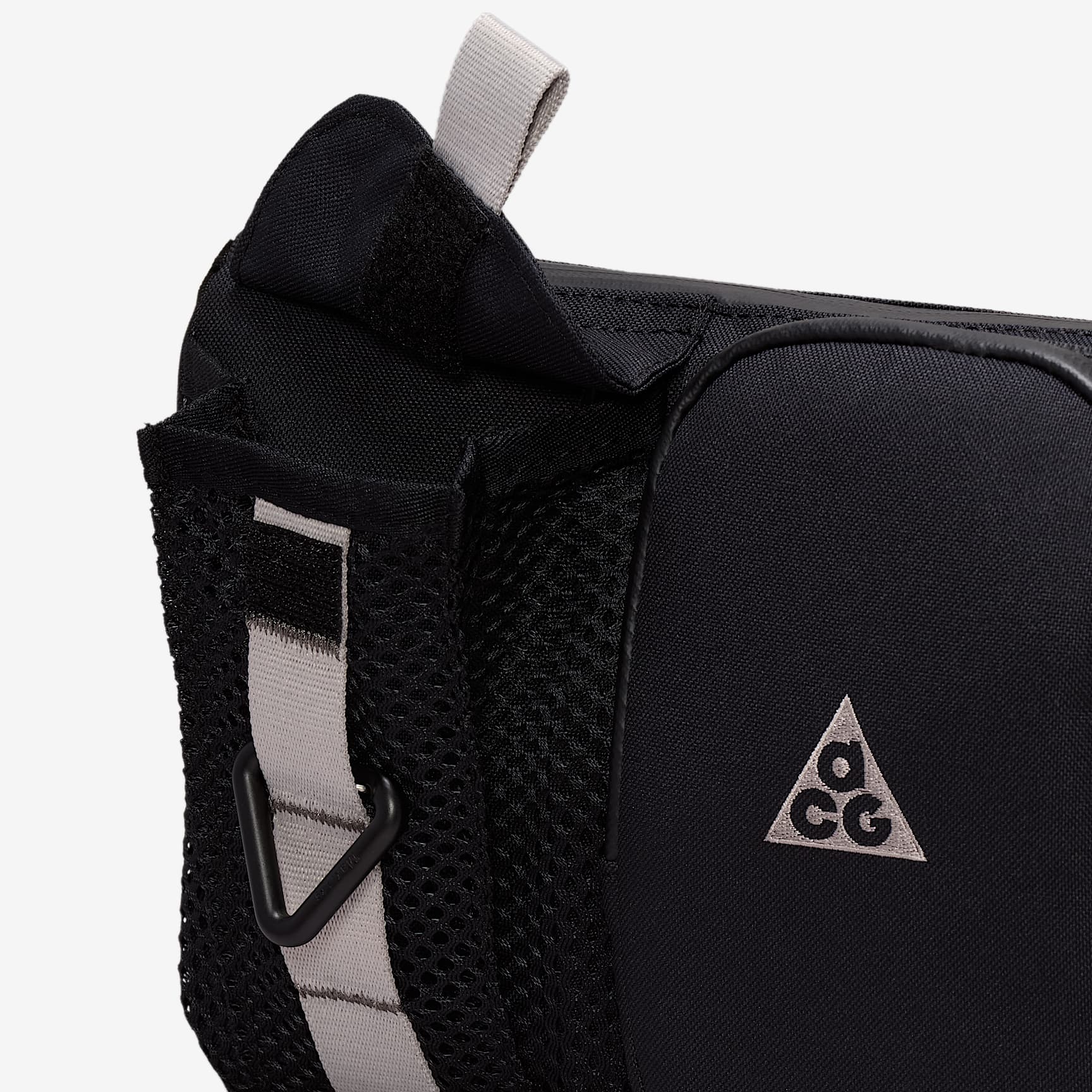 Nike ACG "DAYMAX" Crossbody Bag (3L)