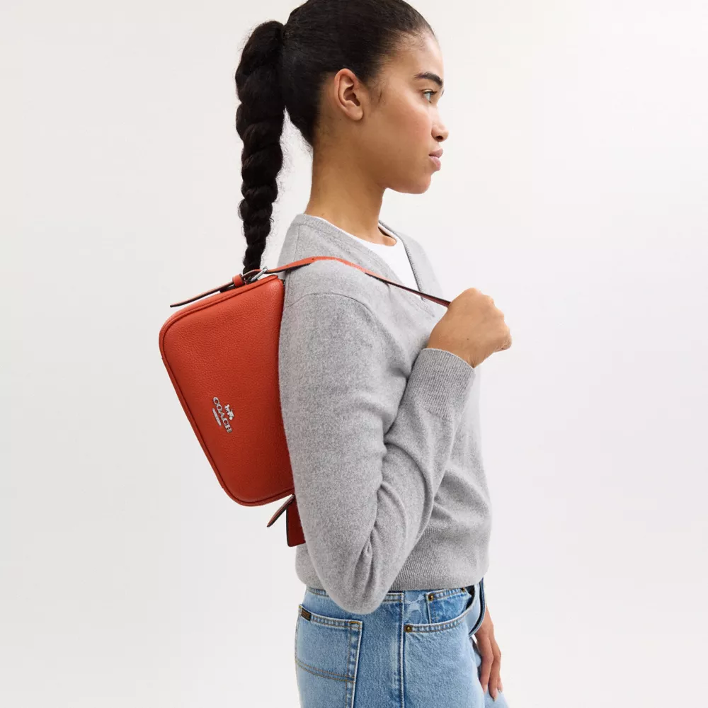 Сумка COACH Kailey Shoulder Bag