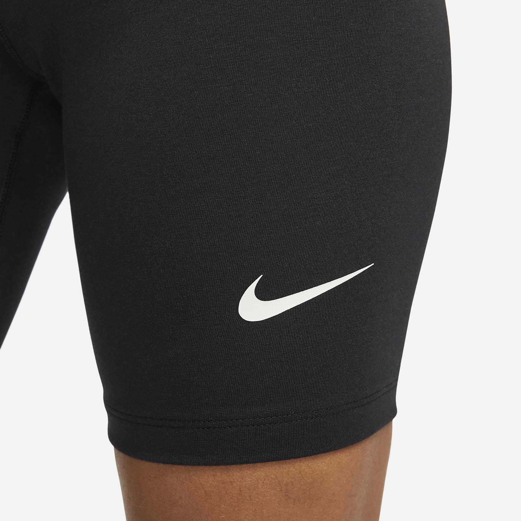 Nike Sportswear Classic Women's High-Waisted 8" Biker Shorts