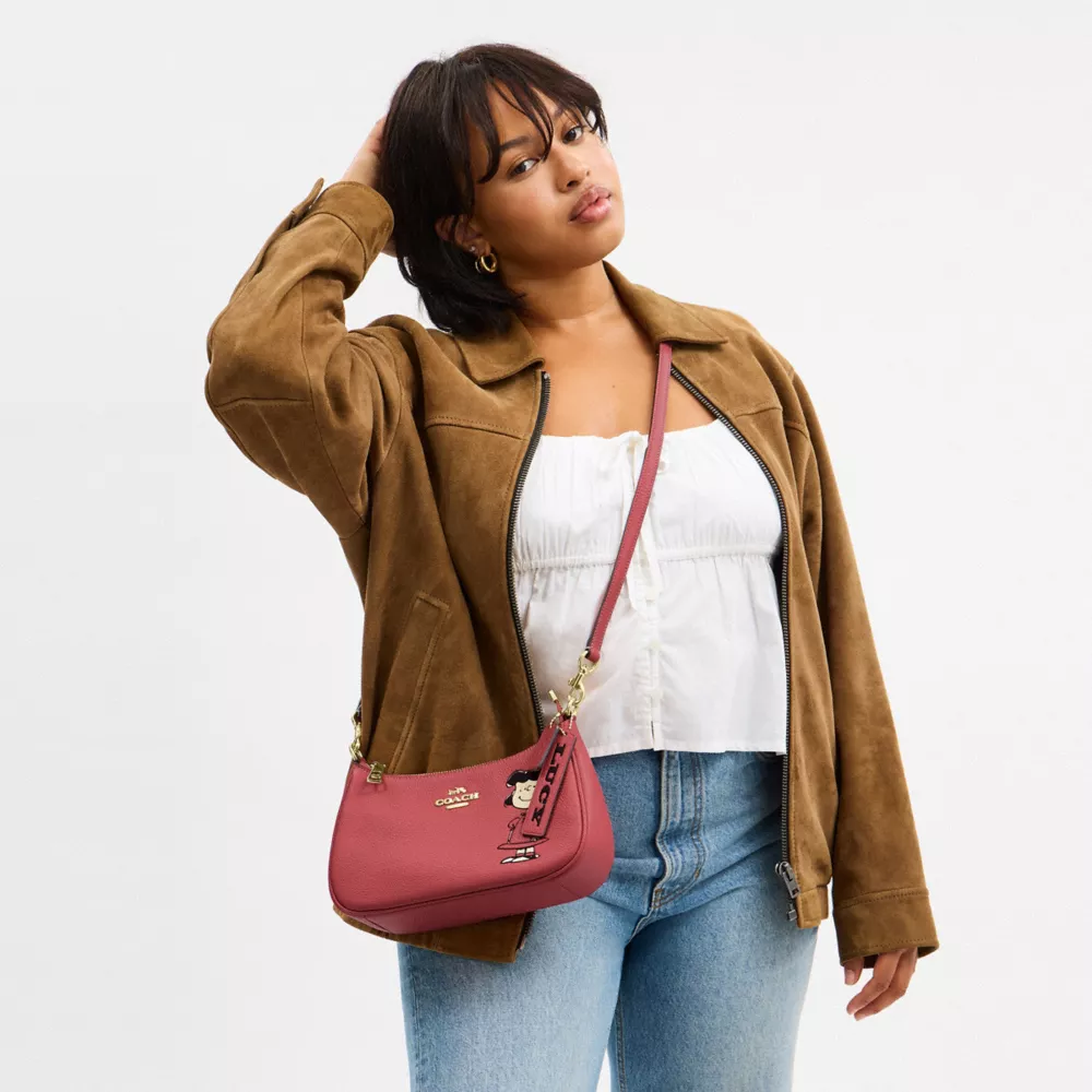 Сумка COACH Coach X Peanuts Teri Shoulder Bag With Lucy
