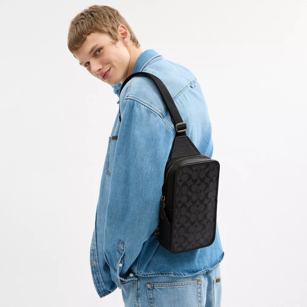 Сумка COACH Sullivan Pack In Signature Canvas
