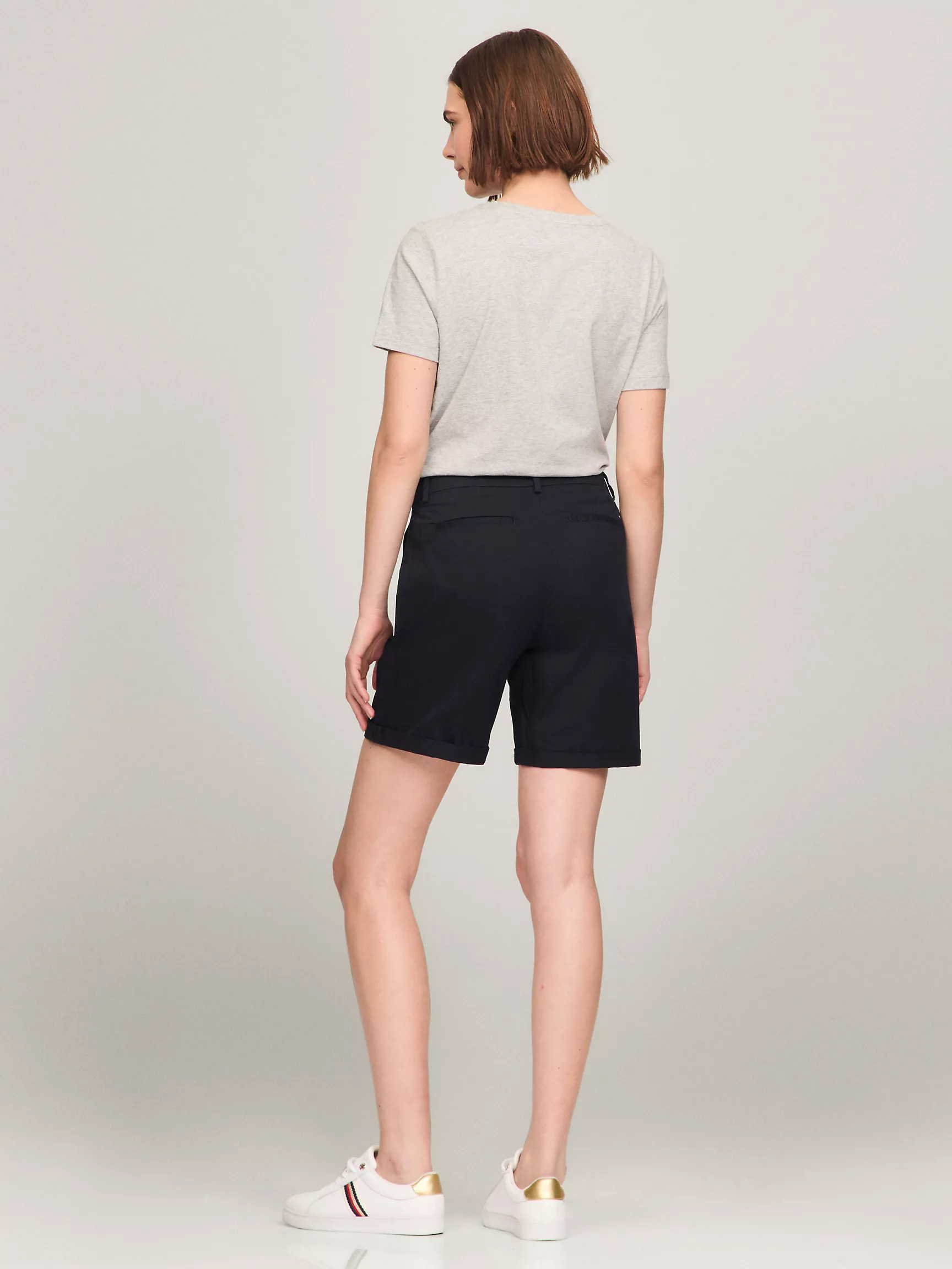 Женские шорты Tommy Hilfiger, Эластичные хлопковые чиносы-шорты (7 дюймов)