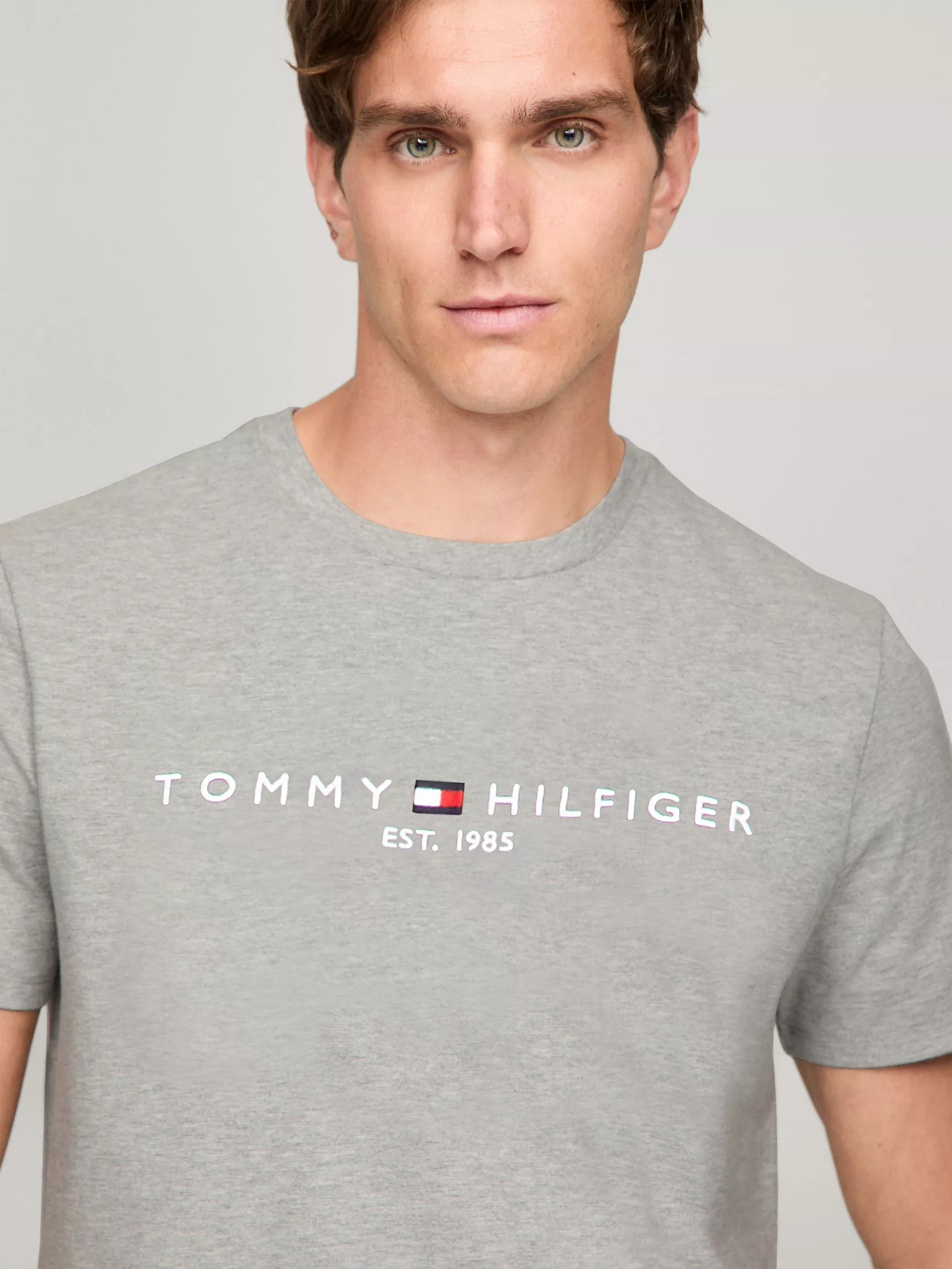 Мужская футболка Tommy Hilfiger, Приталенная футболка с вышитым логотипом Tommy