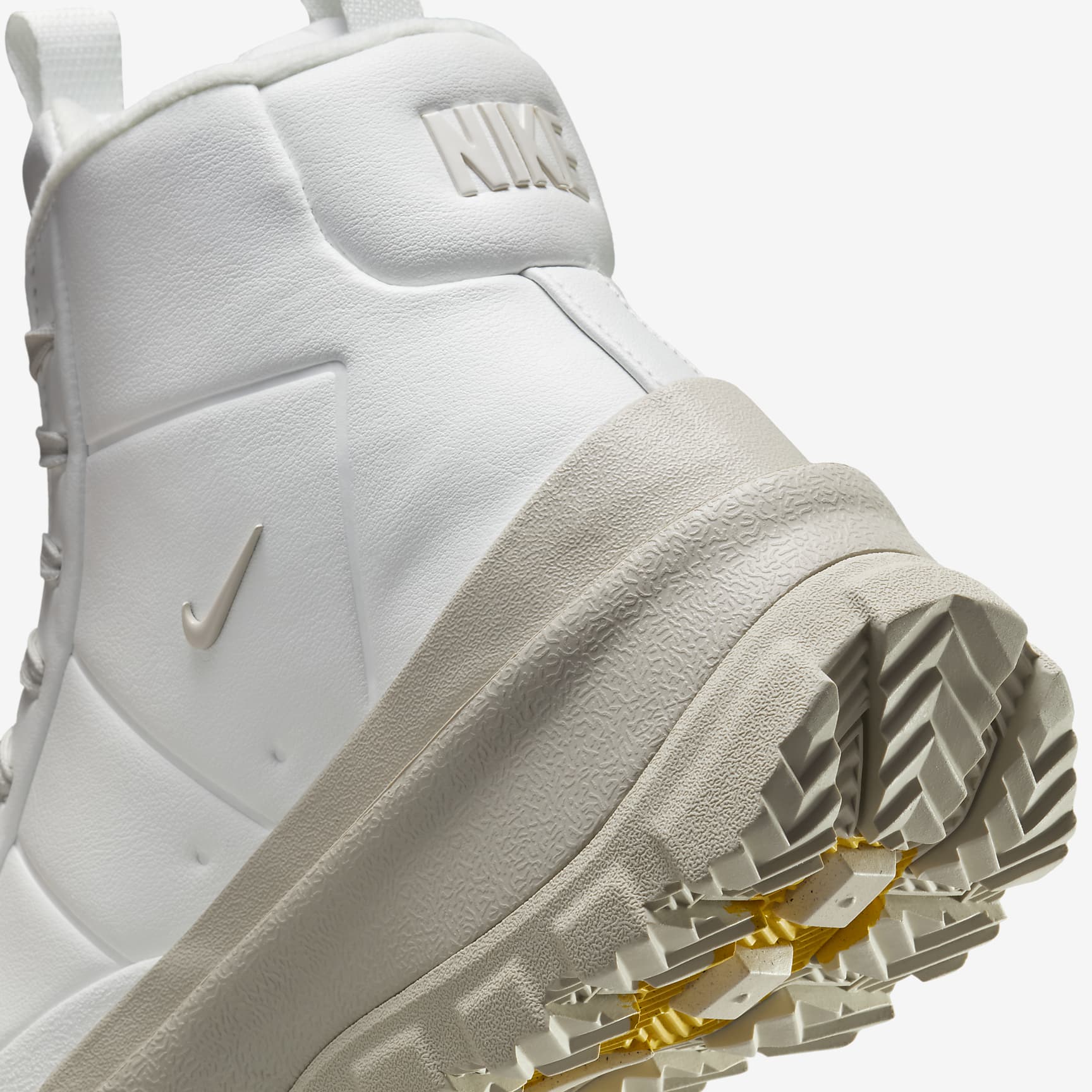 Nike Blazer Roam Mid Women's Winterized Shoes