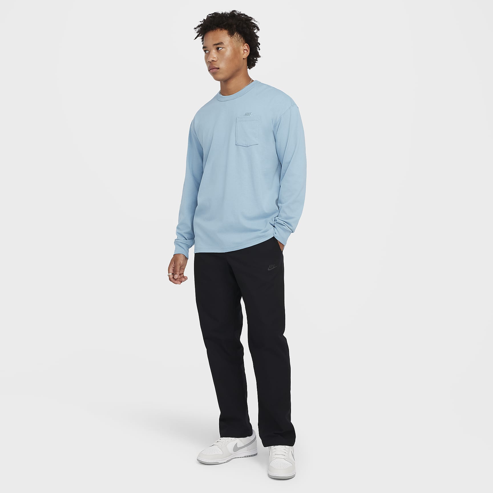 Nike Sportswear Premium Essentials Men's Long-Sleeve Pocket T-Shirt