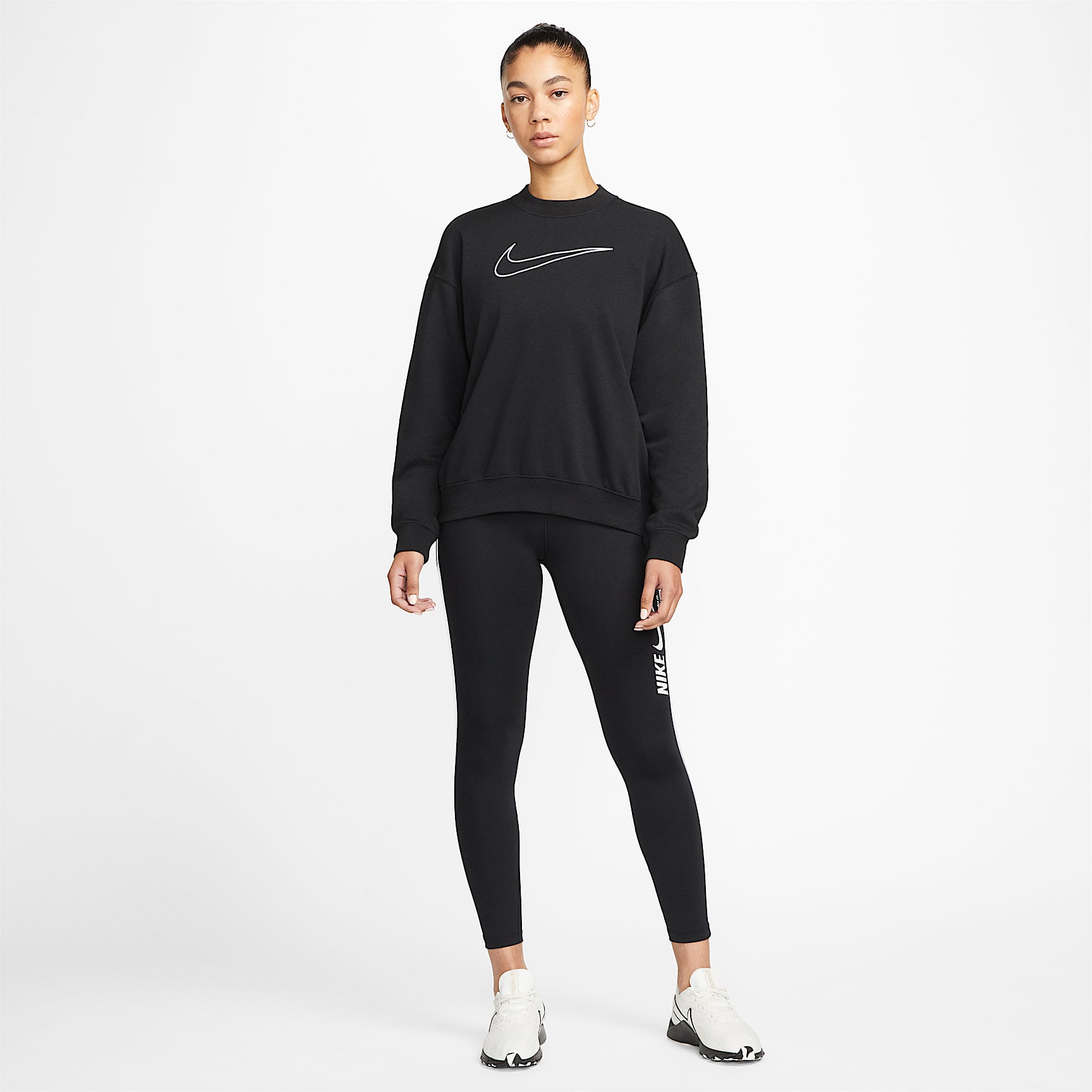 Nike Dri-FIT Get Fit Women's Graphic Crewneck Sweatshirt