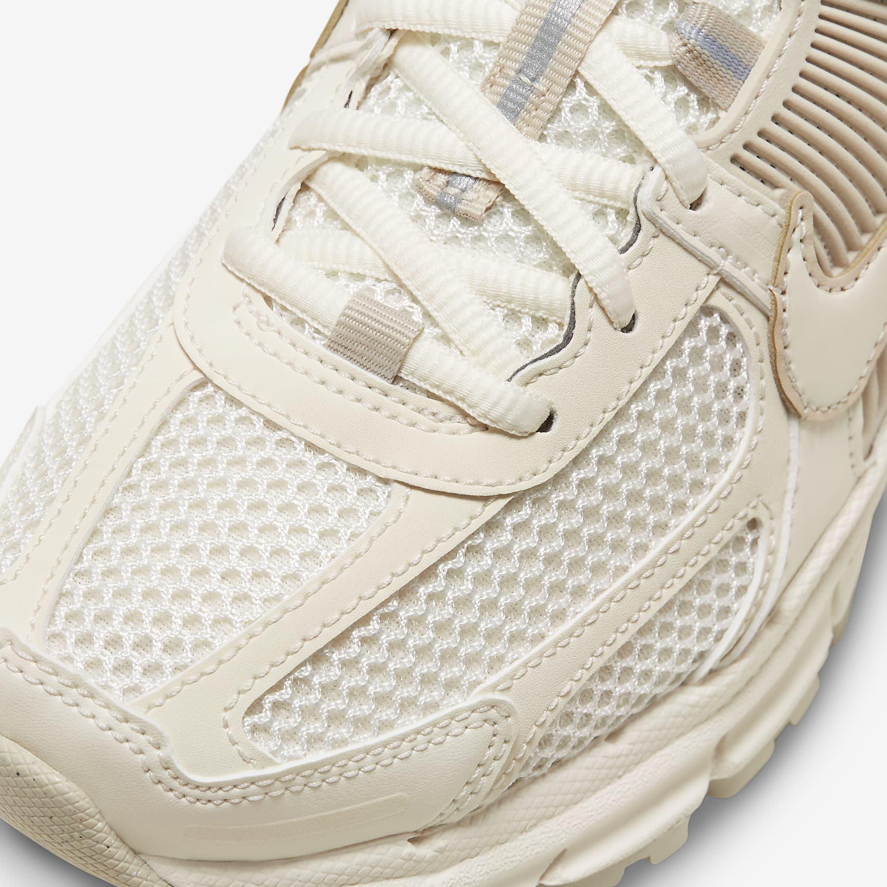 Nike Zoom Vomero 5 Women's Shoes