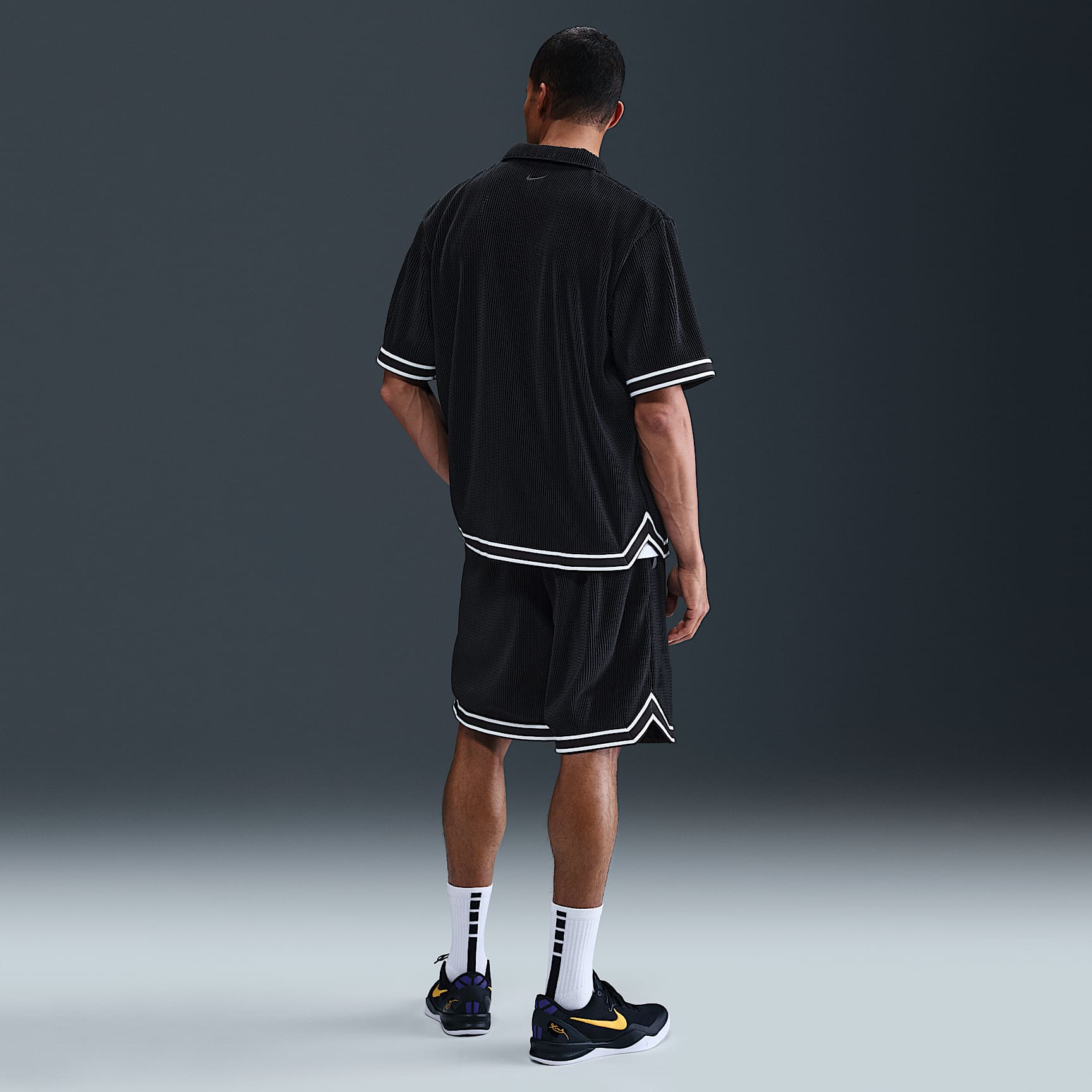 Kobe Men's Pleated Basketball Shorts