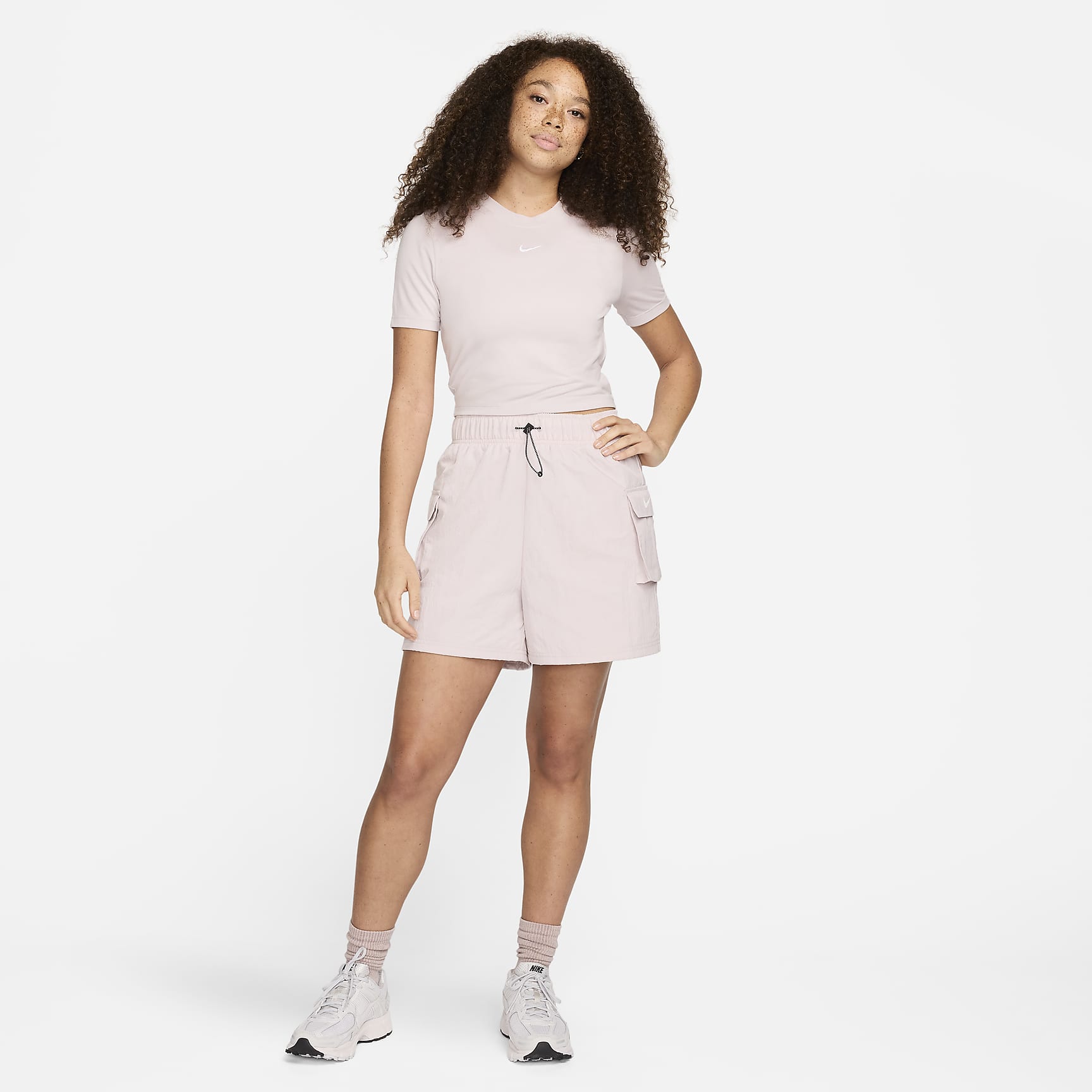 Nike Sportswear Essential Women's Woven High-Rise Shorts