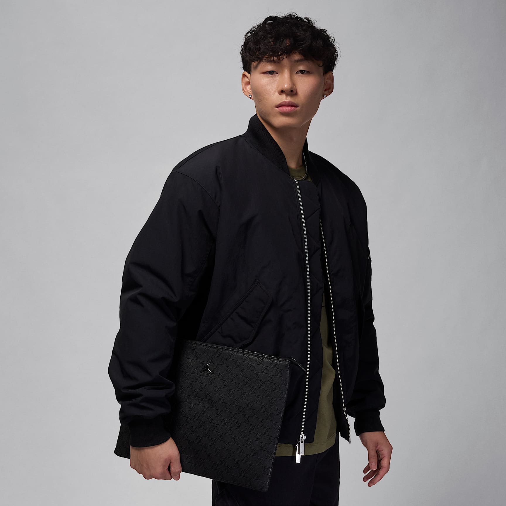 Jordan Monogram Pouch (0.69L)