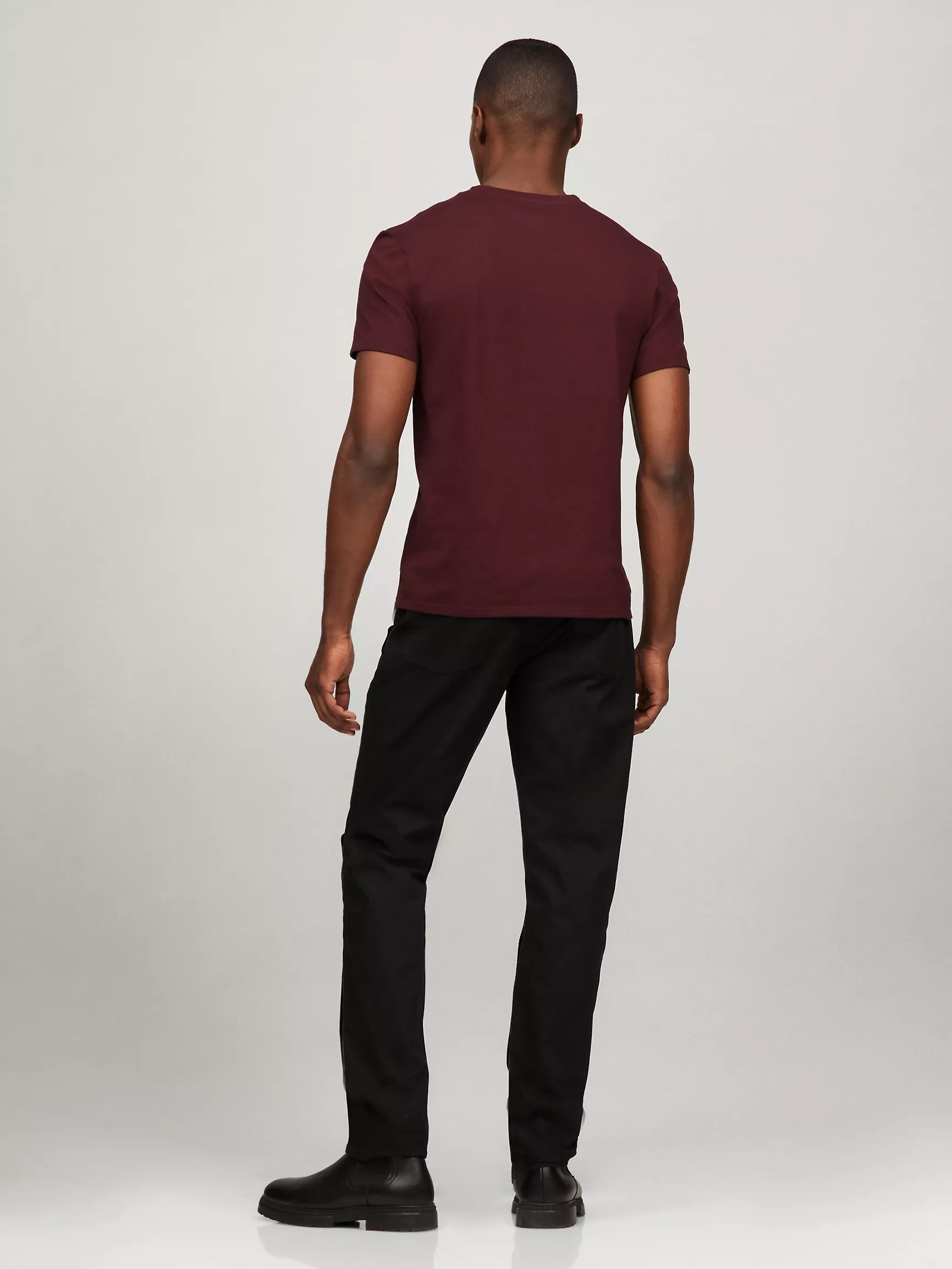 Мужская футболка Tommy Hilfiger, Приталенная футболка с V-образным вырезом