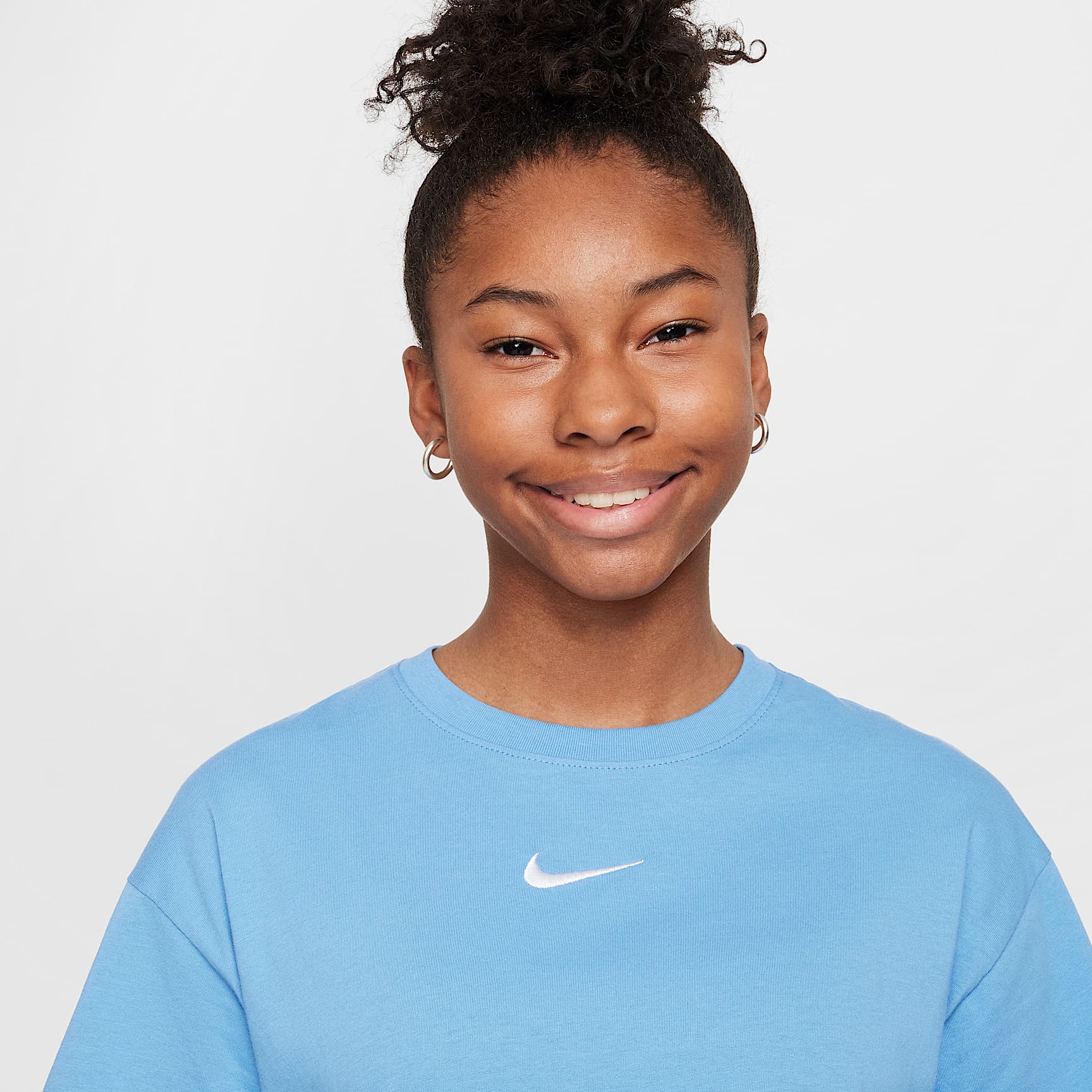 Nike Sportswear Essential Big Kids' (Girls') T-Shirt