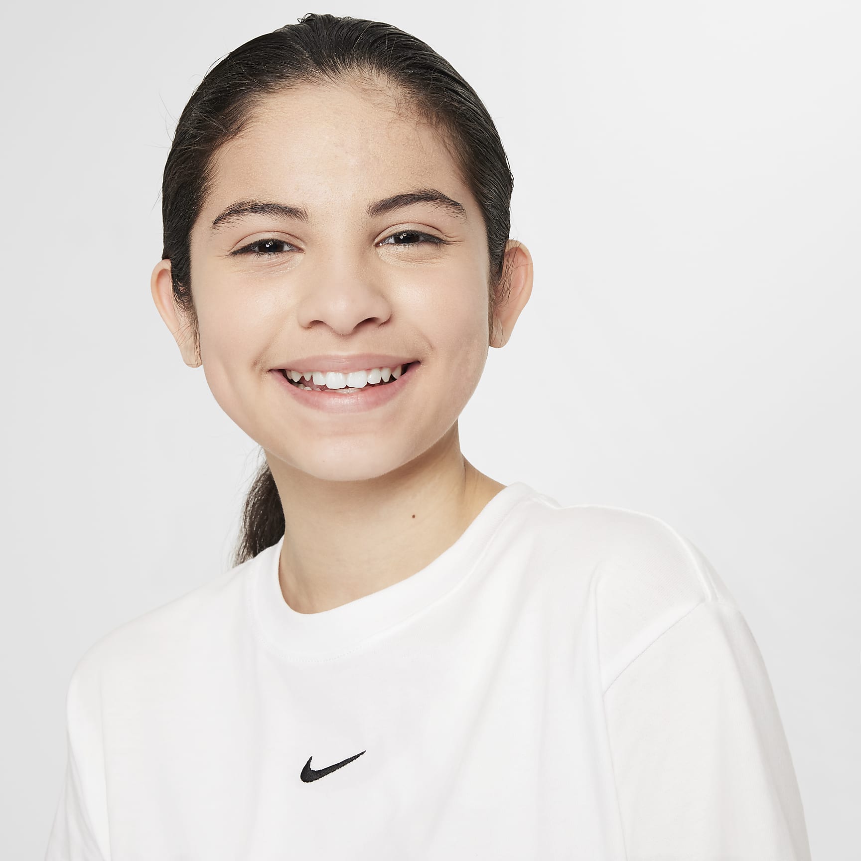 Nike Sportswear Essential Big Kids' (Girls') T-Shirt