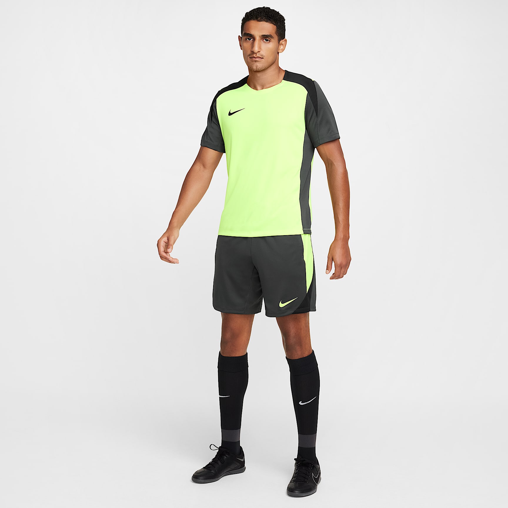 Nike Strike Men's Dri-FIT Short-Sleeve Soccer Top
