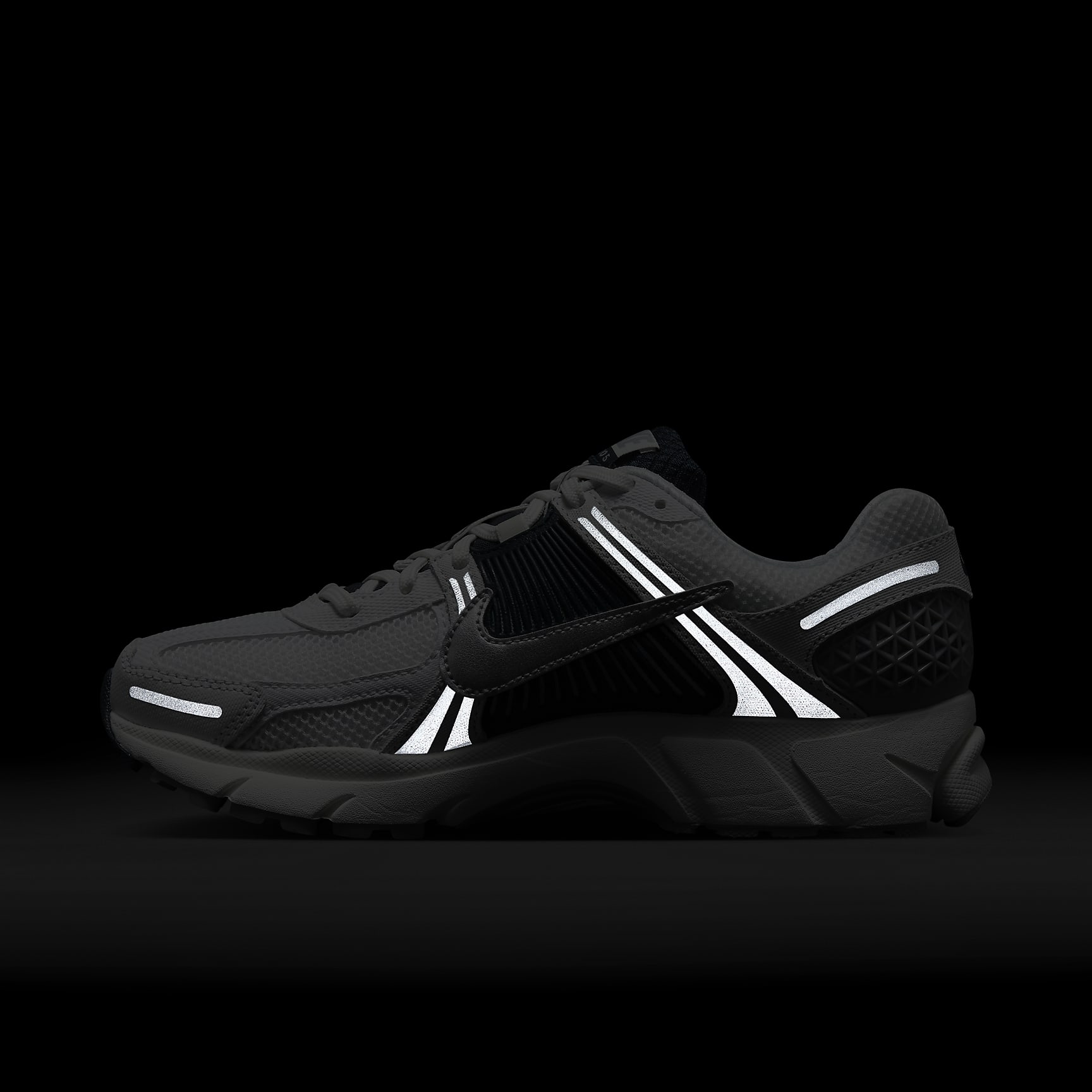 Nike Zoom Vomero 5 Women's Shoes