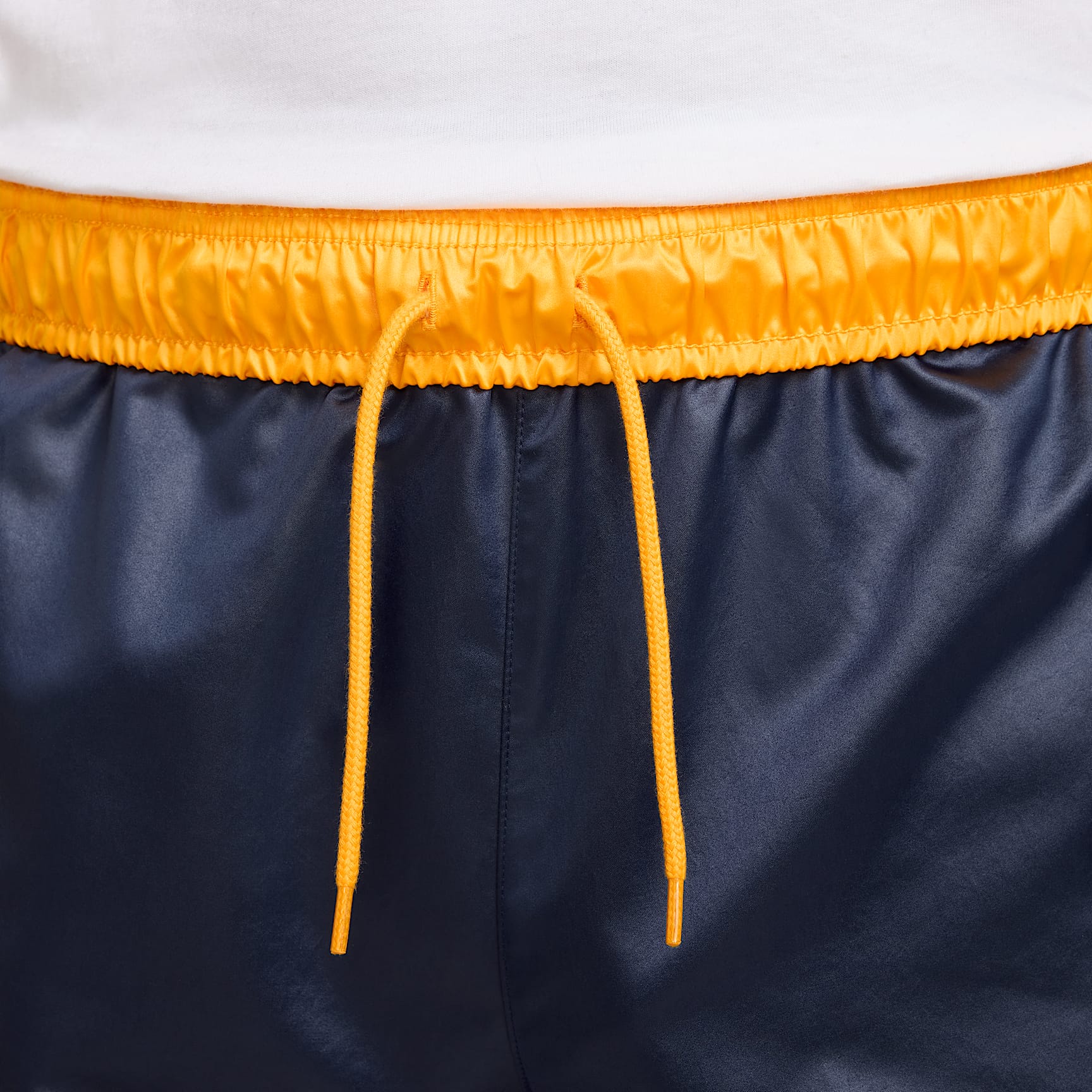 Nike Sportswear Club Men's Flow Football Shorts