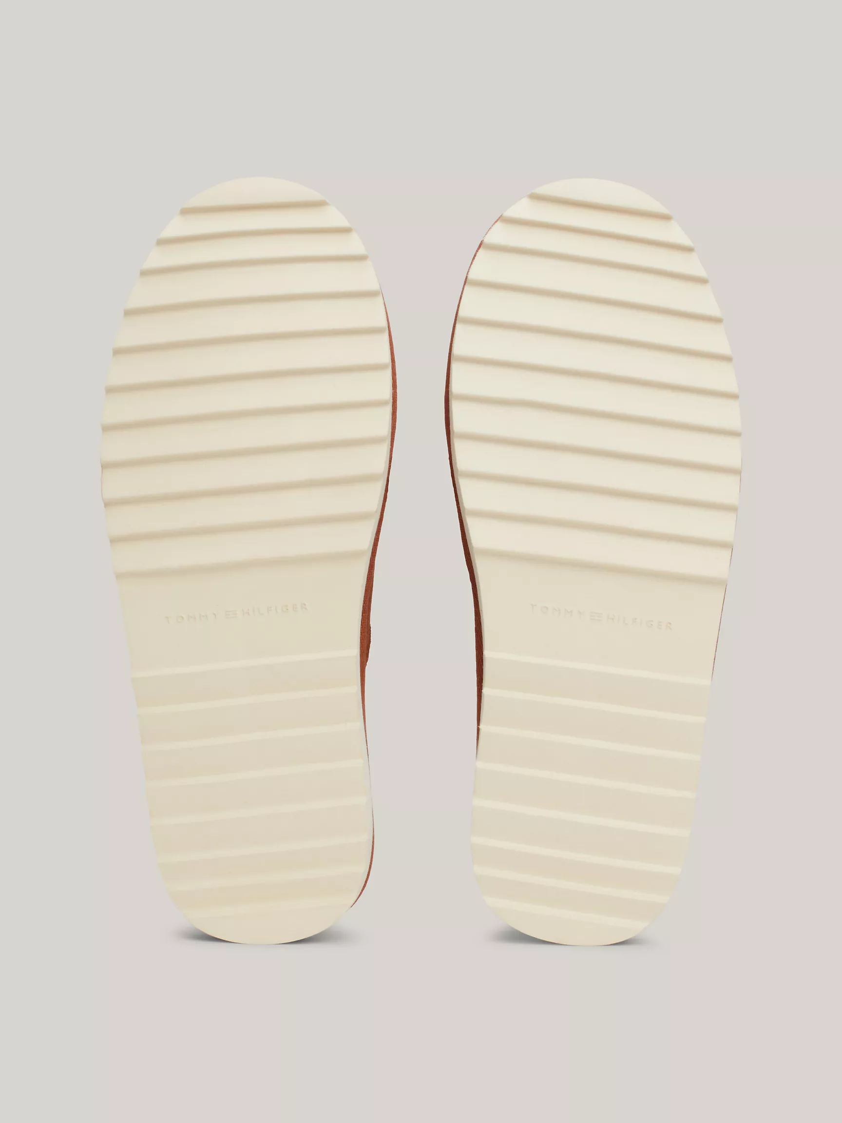 Женские тапочки Tommy Hilfiger, Замшевые тапочки с зубчатой подошвой и логотипом