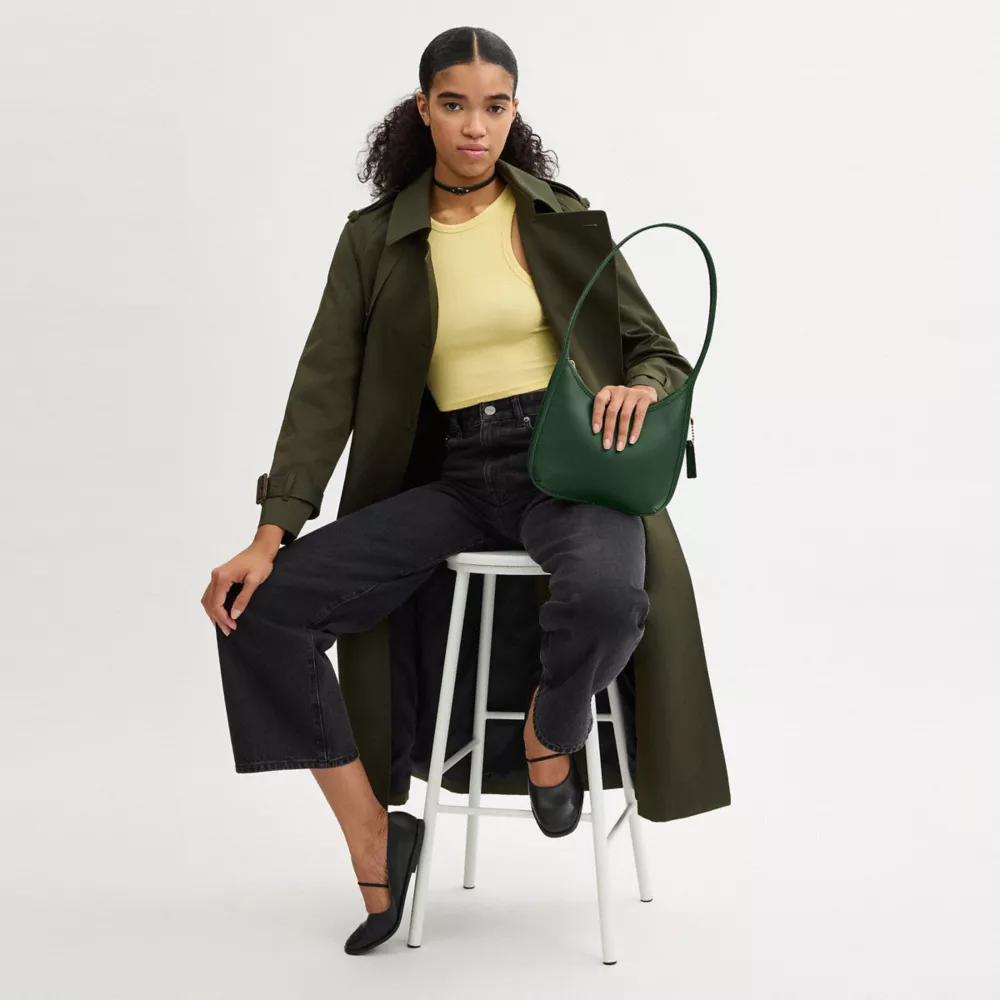 Сумка COACH Curve Zip Bag