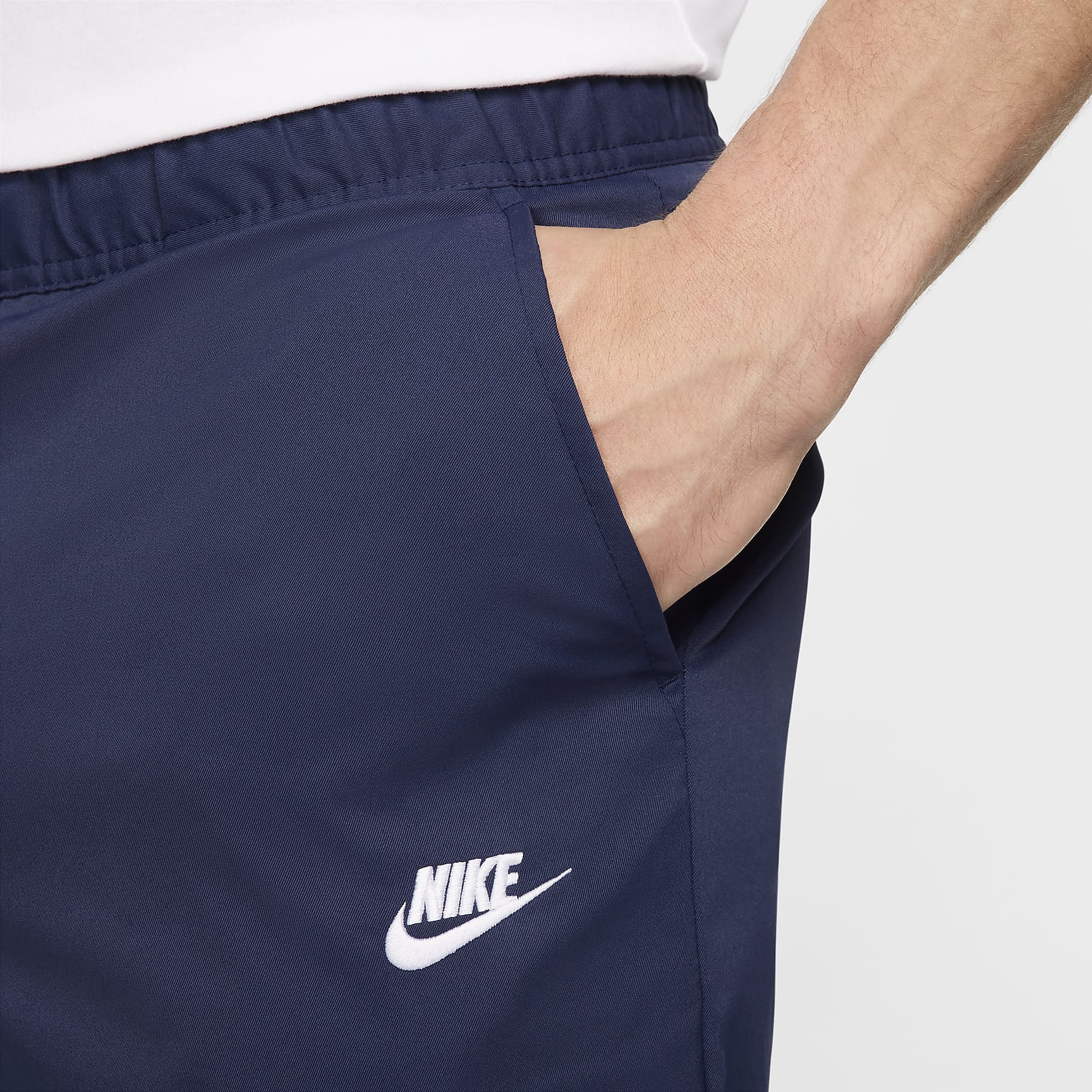 Nike Club Men's Woven Tapered Leg Pants