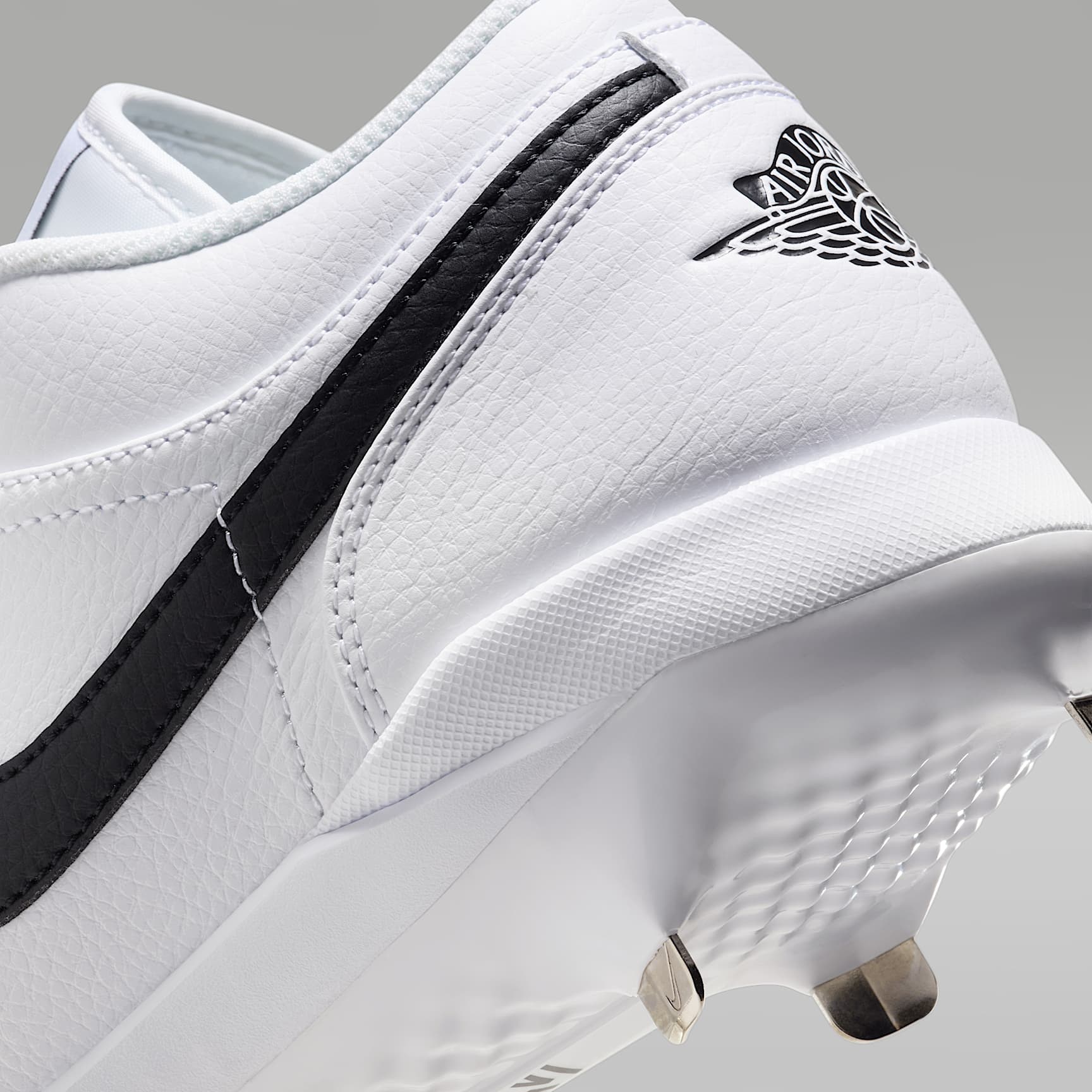 Jordan 1 Retro Low Metal Baseball Cleats