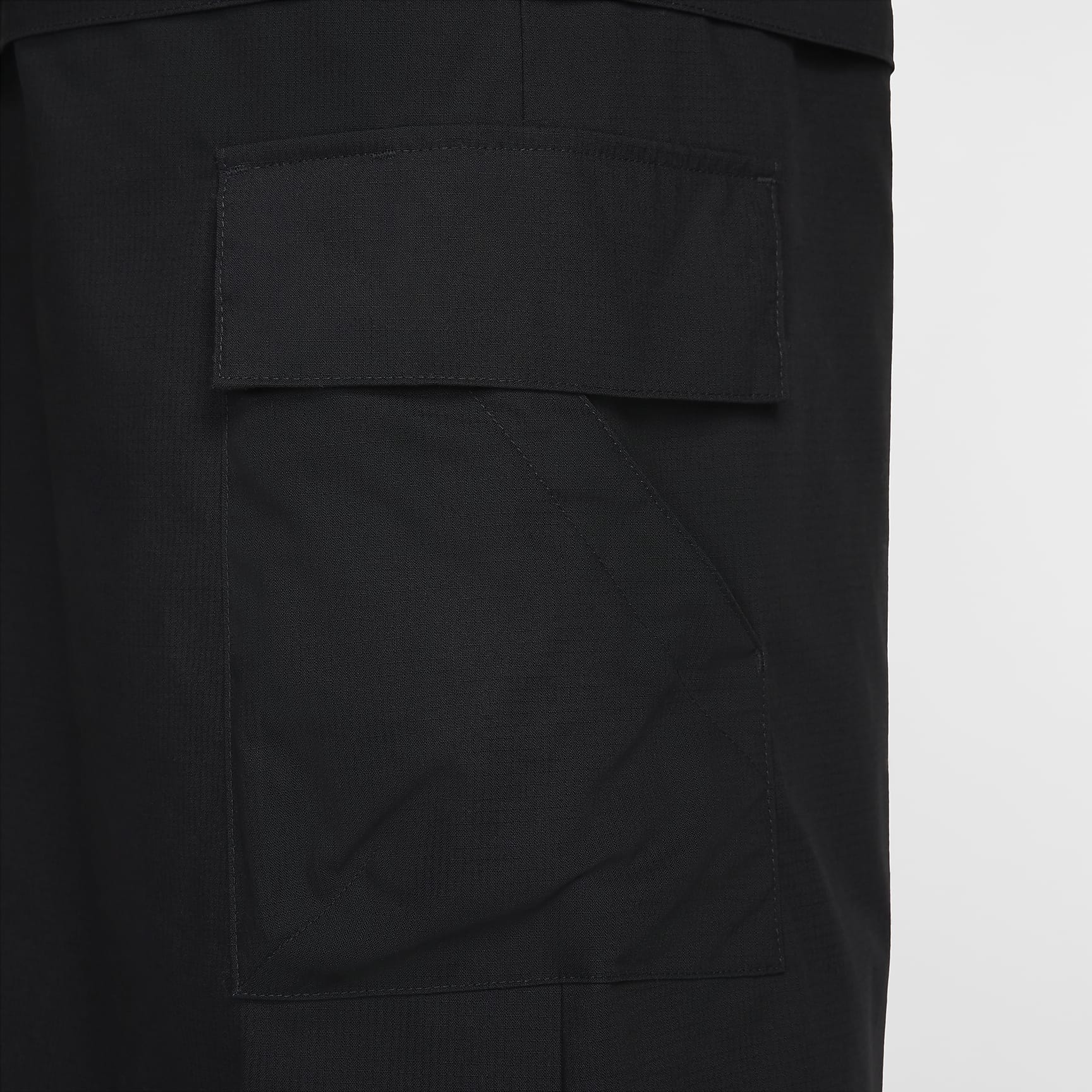 Nike Sportswear Essential Women's Mid-Rise Woven Cargo Midi Skirt