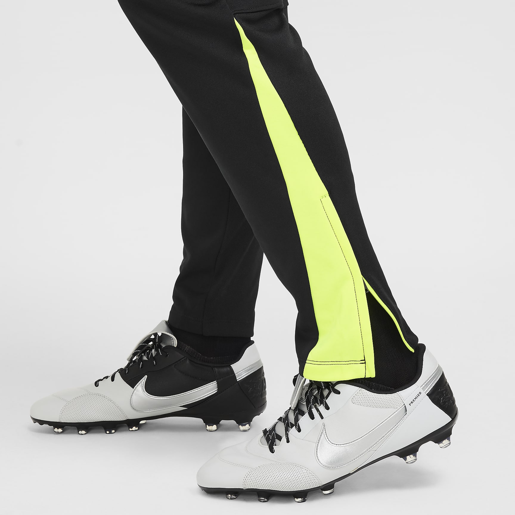 Nike Academy Winter Warrior Men's Therma-FIT Soccer Pants