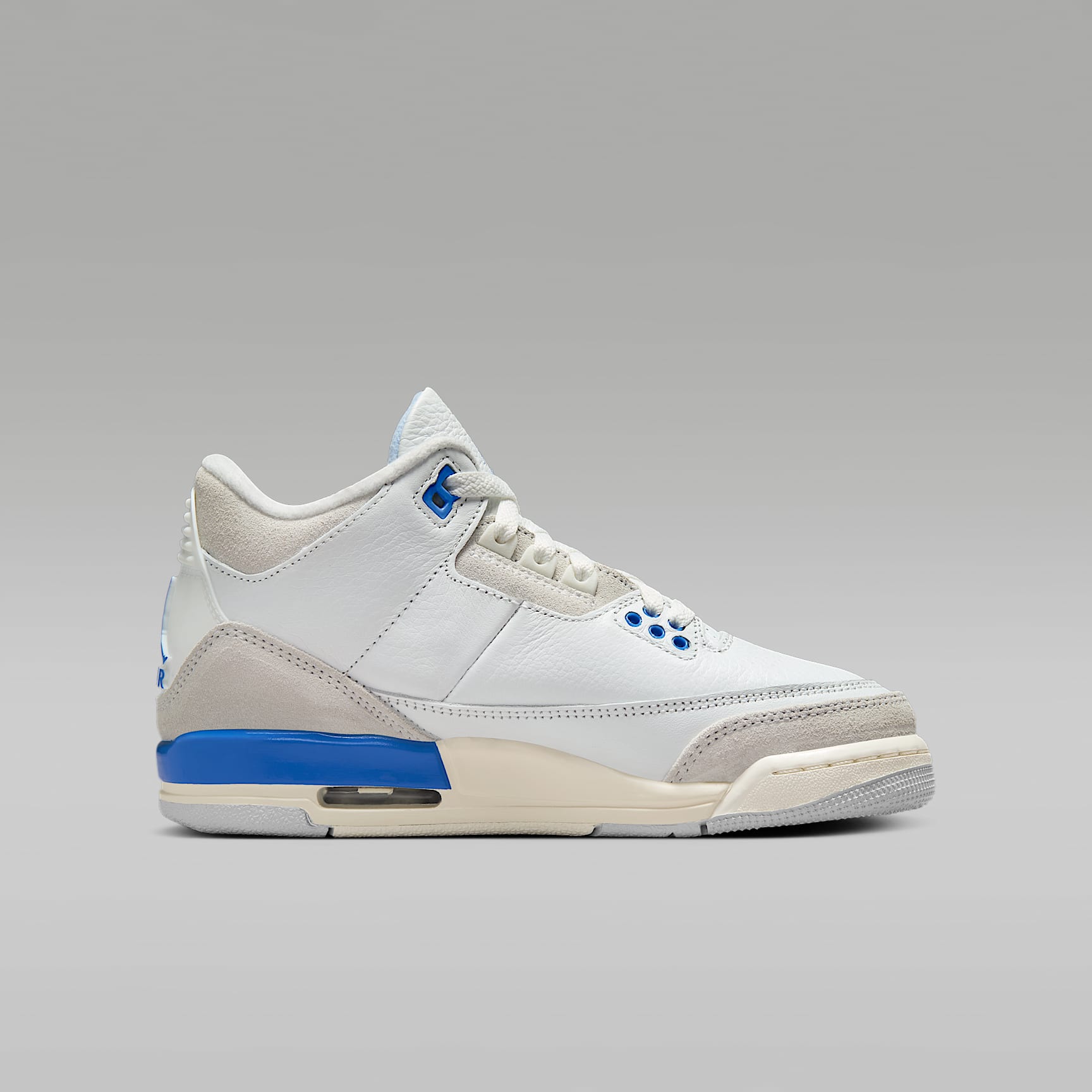 Air Jordan 3 Retro "Lucky Shorts" Big Kids' Shoes