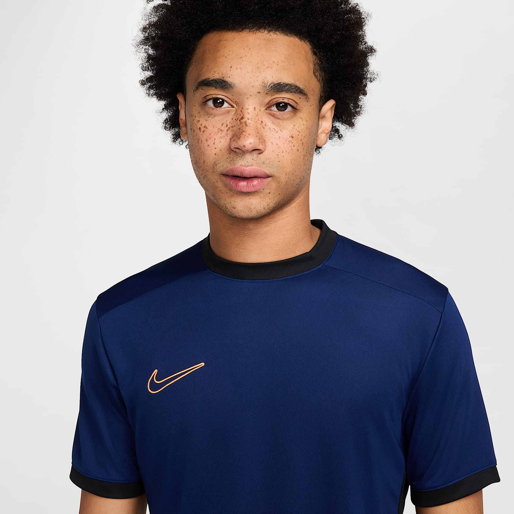 Nike Academy Men's Dri-FIT Short-Sleeve Soccer Top
