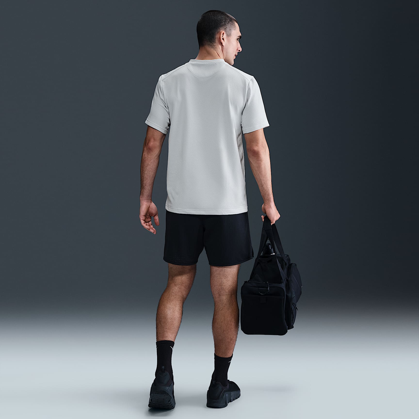 Nike Primary Men's Dri-FIT Short-Sleeve Versatile Top